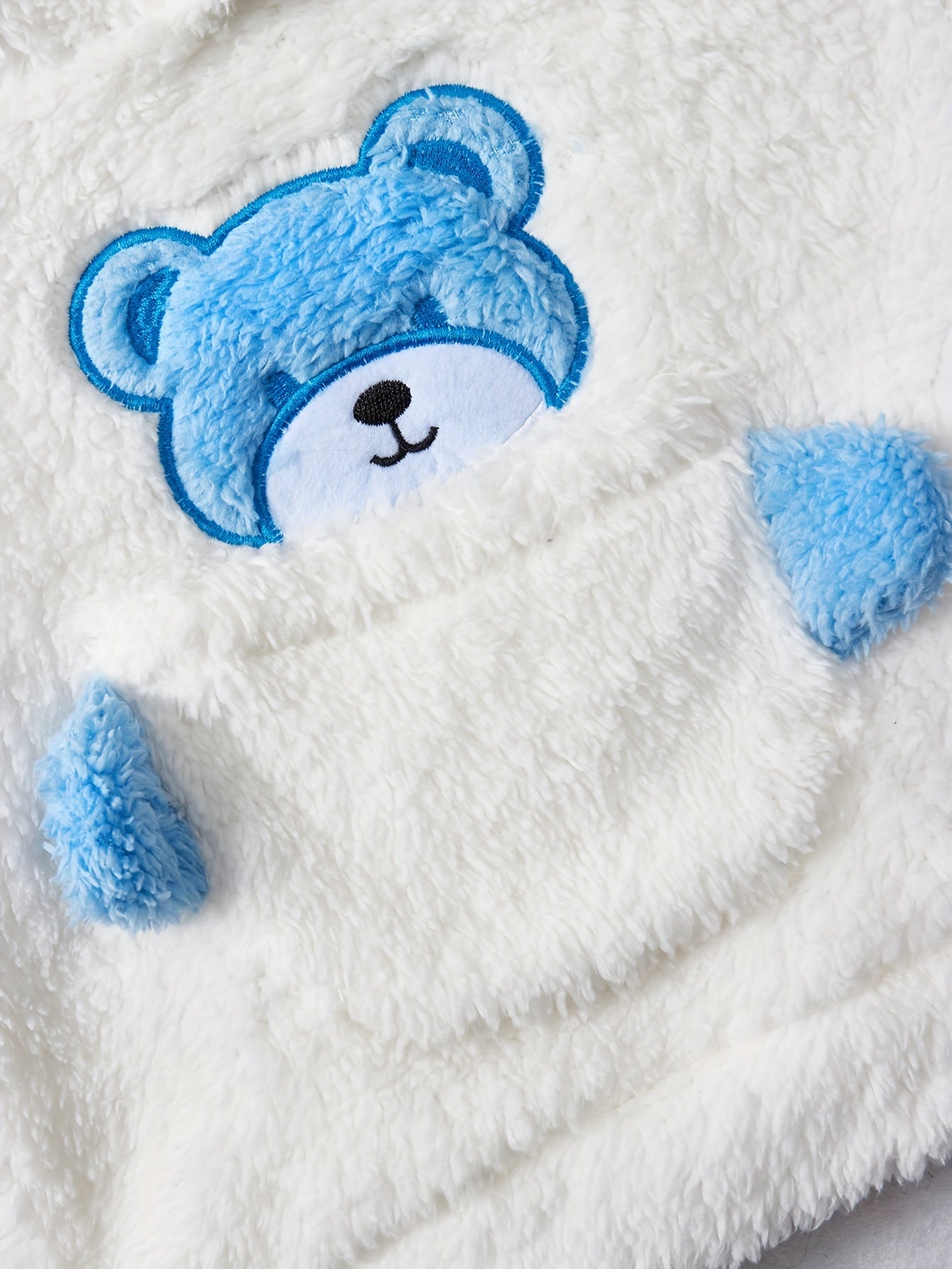 Boys' Autumn and Winter Fashionable Casual Simple Cute Warm Solid Color Plush Bear Embroidered Hoodie Long Pants Two-Piece Set, Perfect for Outdoor