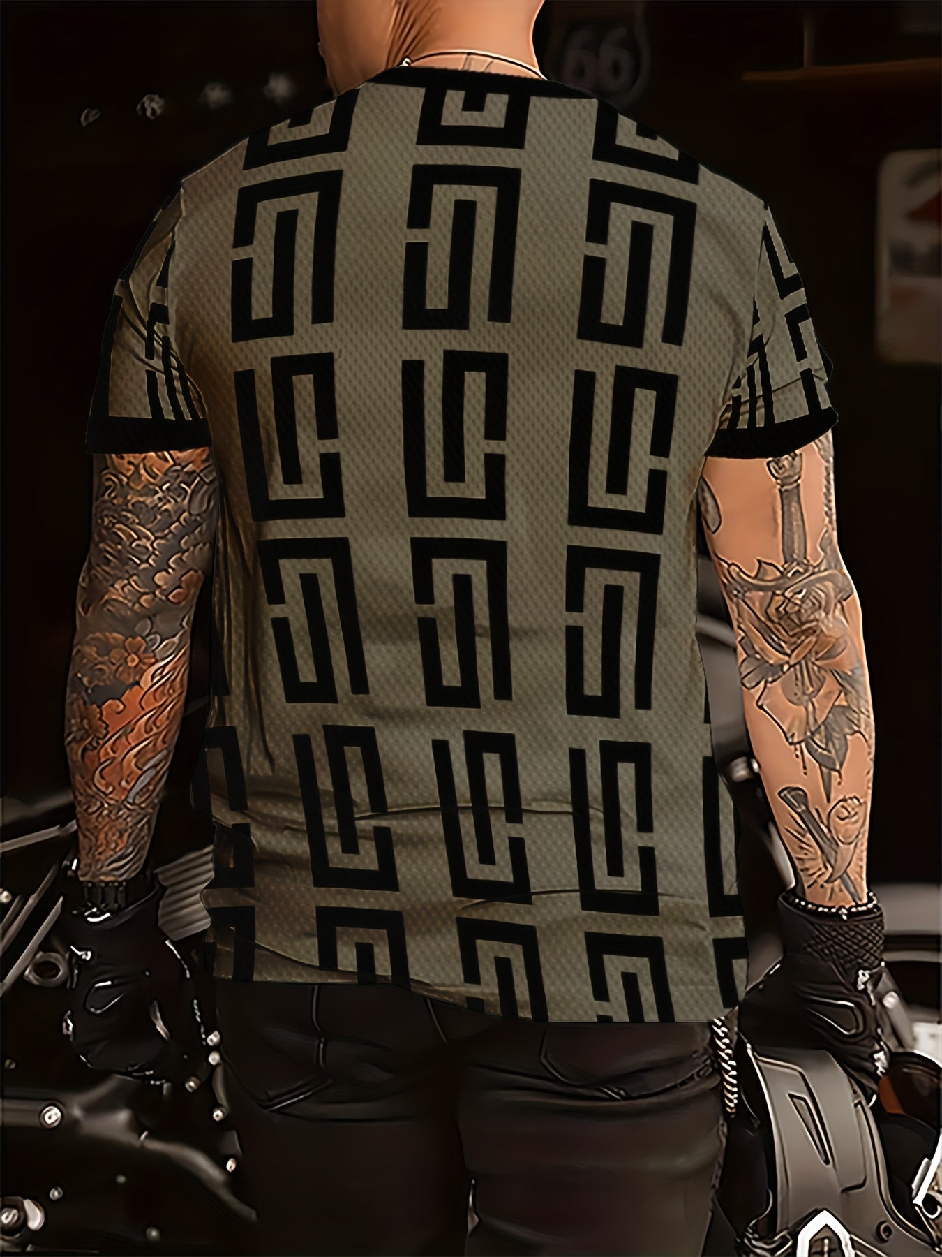 Men's Geometric Print T-Shirt - Stylish Black  Gray Pattern, Short Sleeve, Round Neck, Breathable Fabric, Perfect for Casual or Formal Wear, Versatile Clothing   Modern Look   Comfortable Fit