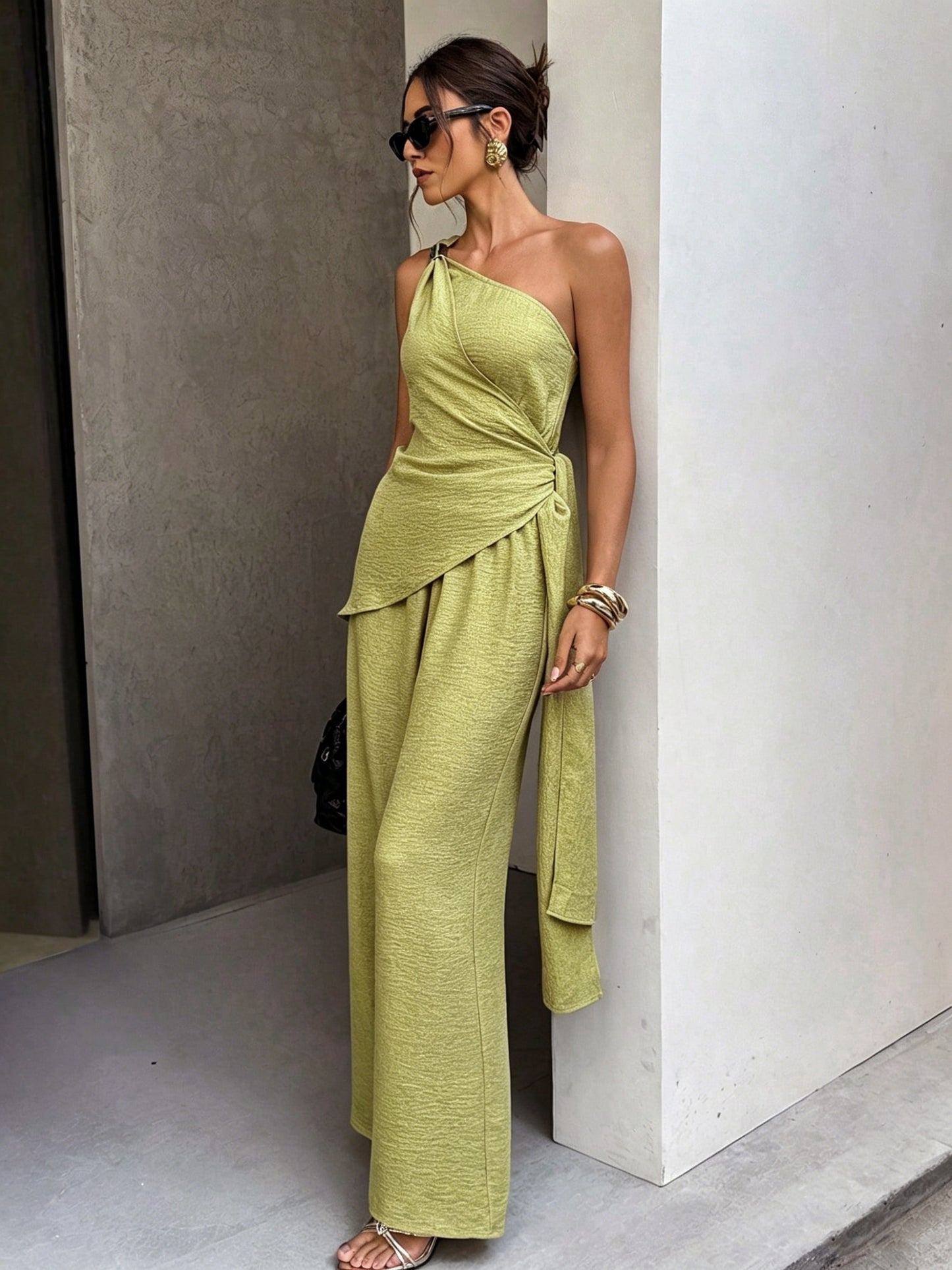 Elegant Women's One-Shoulder Top and Pants Set