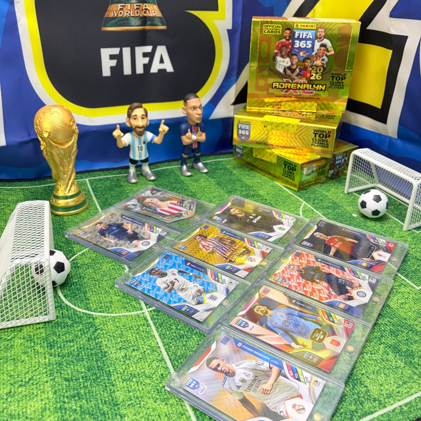 PANINI FIFA 365 Adrenalyn XL Football Trading Card Single Pack