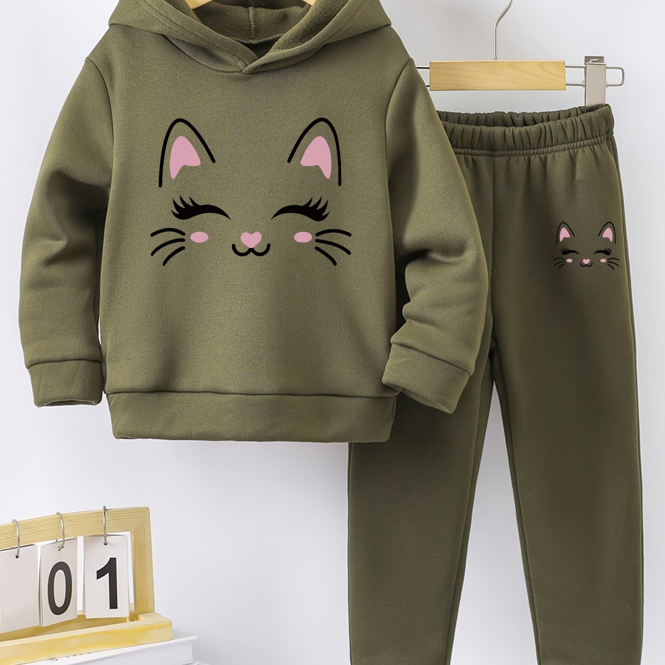 Autumn/Winter Smile Face Kitten Graphic Print Warm Fleece Hooded Sweatshirt And Sports Trousers for Girls, for Outdoor