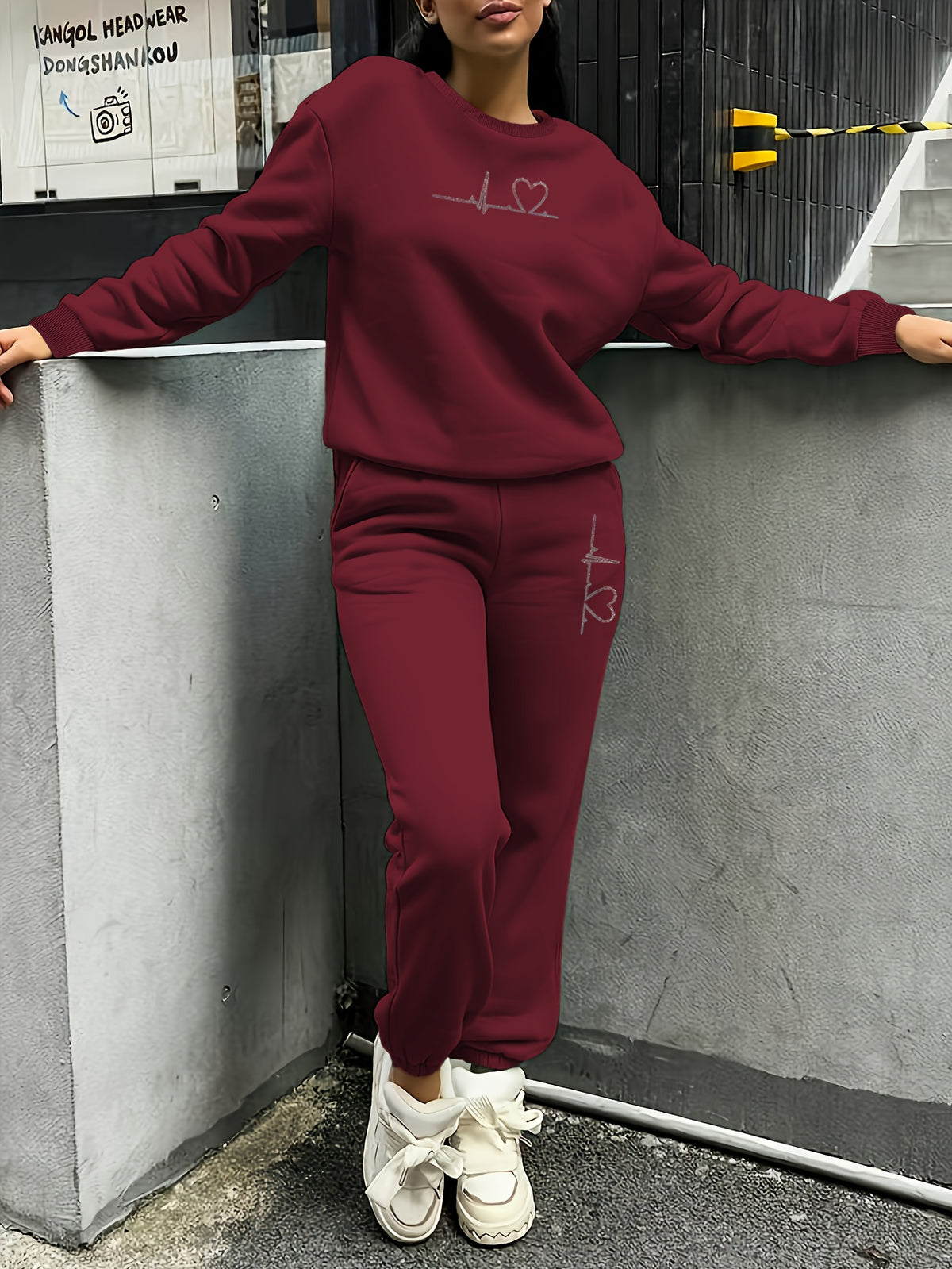 Women's Fleece Sweatsuit Set with Heart Print for Fall/Winter - ayq