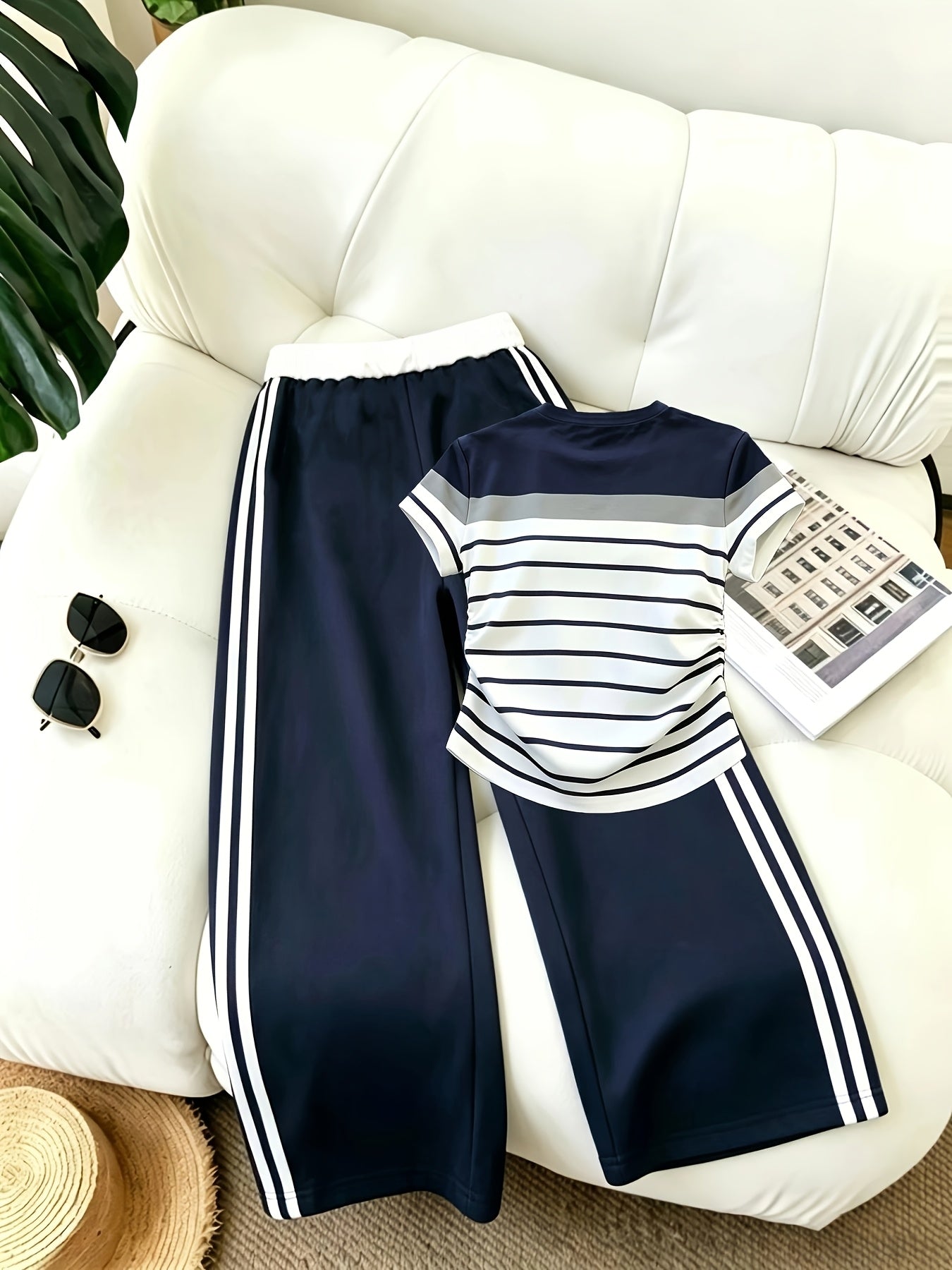 Women’s Casual 2-Piece Set: Striped Belted Pants & Printed Top