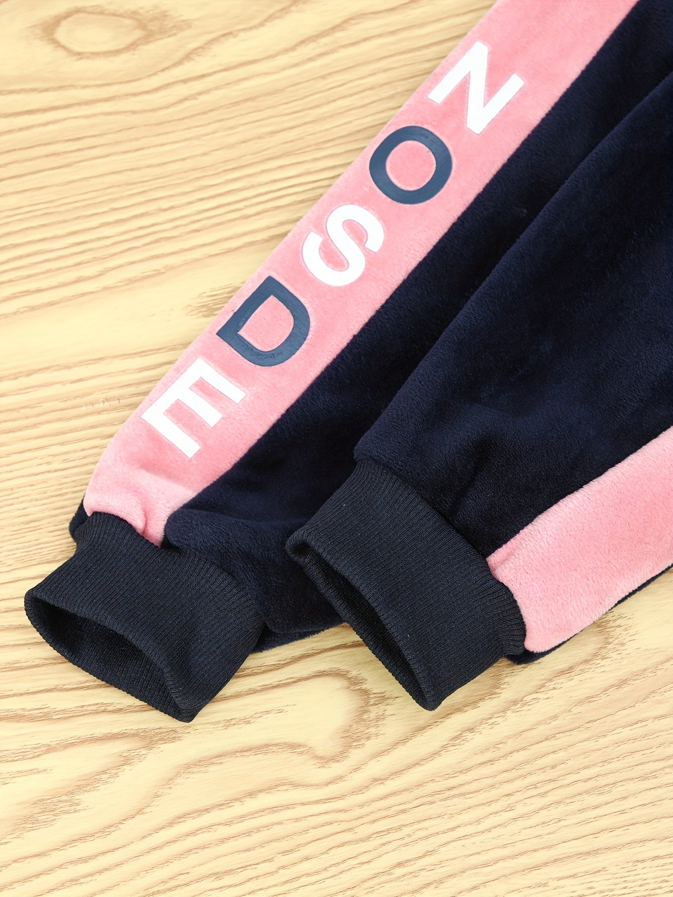 Girls' Thickened Fleece-Lined Hooded Zip-Up Jacket & Jogger Pants Set - Cozy Two-Piece Outfit with "NUS" Letter Print, Long Sleeves, and Drawstring Waist, for Outdoor, And Casual Wear, Winter Clothing, Playful Design, Soft Fa