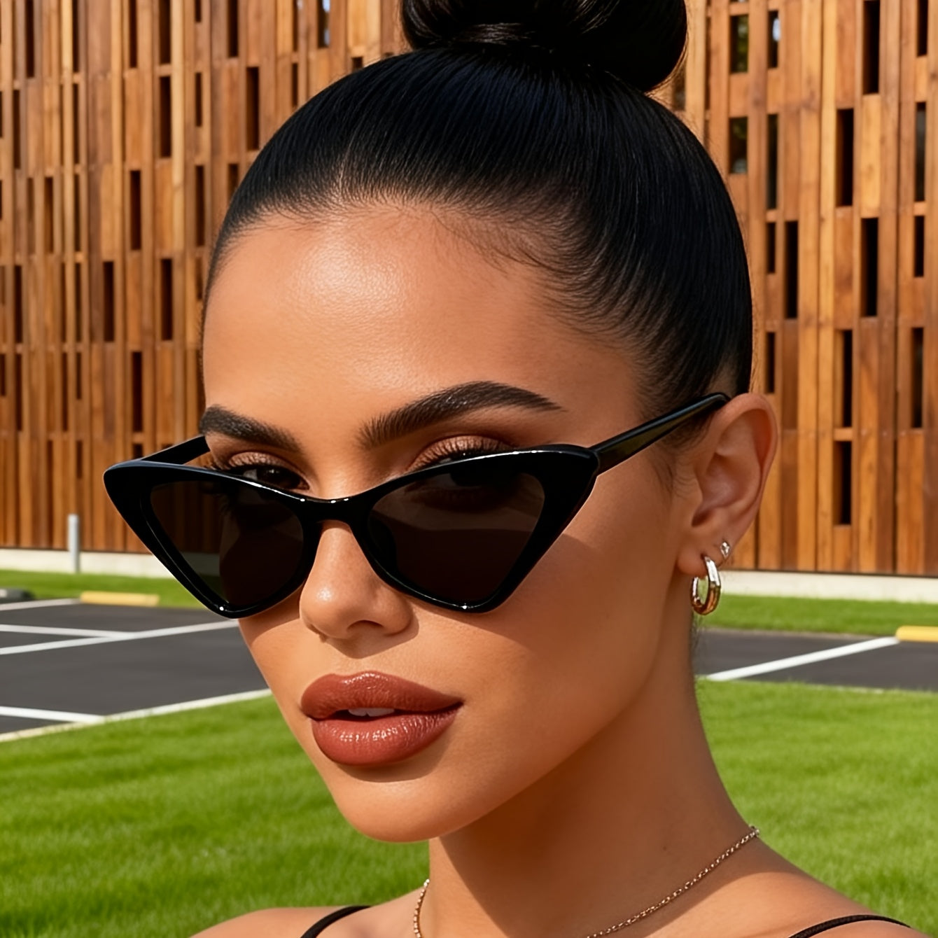 Unisex Vintage UV400 Classic Chic Plastic Sunglasses