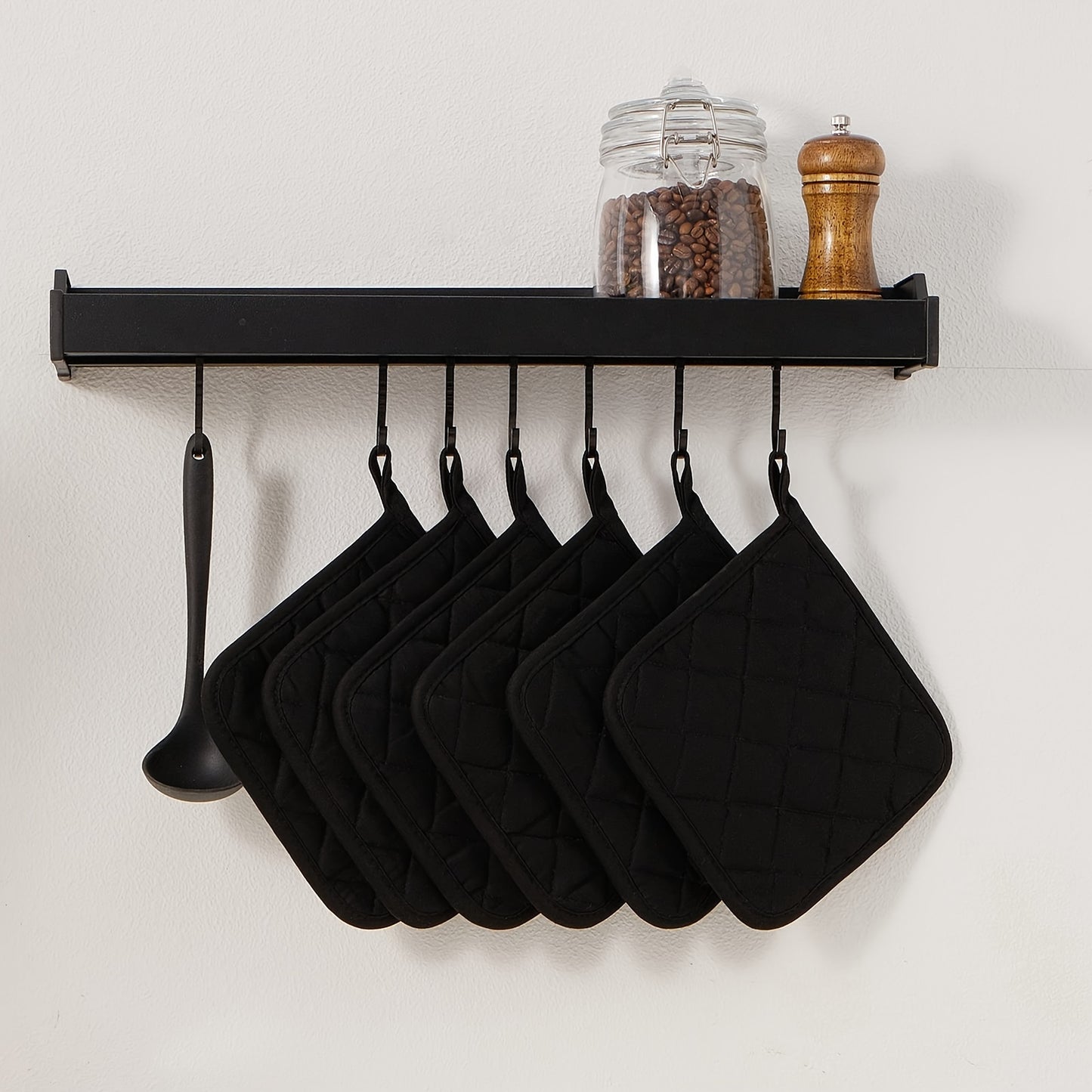 4-Pack Kitchen Pot Holders, High Heat Resistant Quilted Thick Fleece Hot Pot Stands Set, Washable Tripod for Cooking and Baking, 16.0x16.0 cm, Polyester 100% - Red