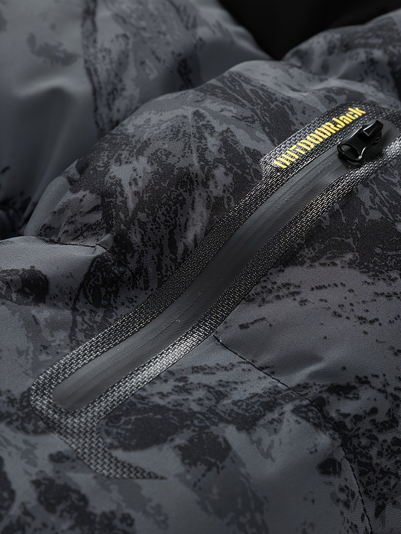 Men'S Heavyweight Winter Jacket - Windproof Thermal Insulated Hooded Coat with Full-Zip Closure, Adjustable Hood & Zippered Arm Pockets - Cold Weather Skiing, Snowboarding, Outdoor Activities - Black/White Camo Pattern - Poly