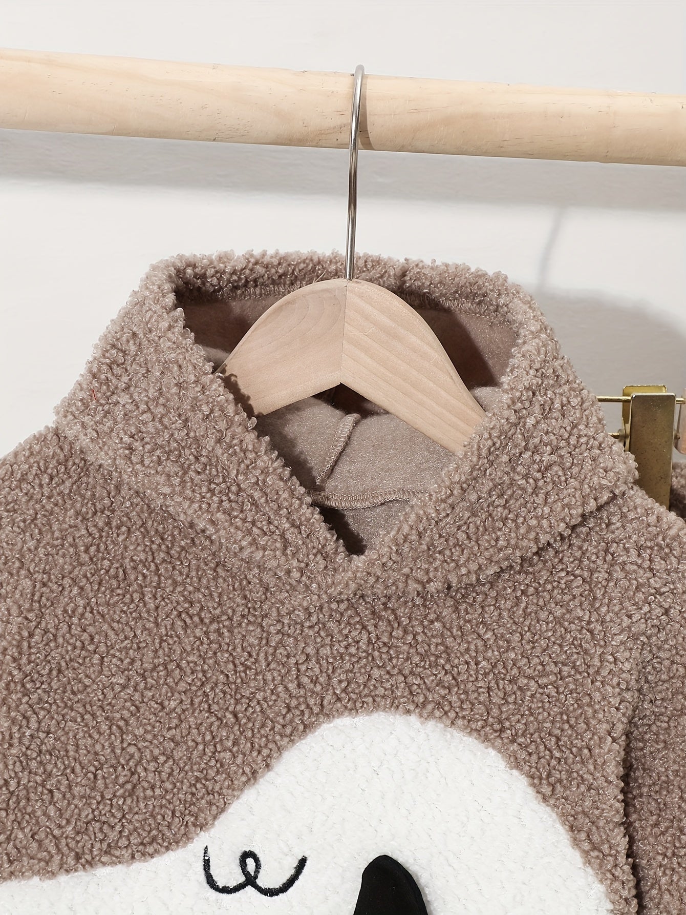 Boys' Fashion Plus Velvet Thickened Double-sided Velvet Warm Embroidered Cute Suit, Perfect for Outdoor