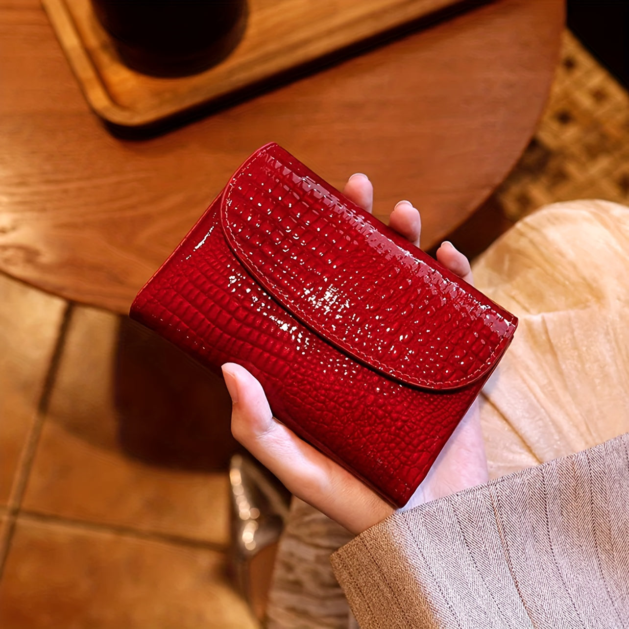 Women'S Luxury Genuine Leather Wallet - European & American Style Compact Trifold with Magnetic Closure, Golden-Tone Hardware, Zipper Pocket - Elegant, Red