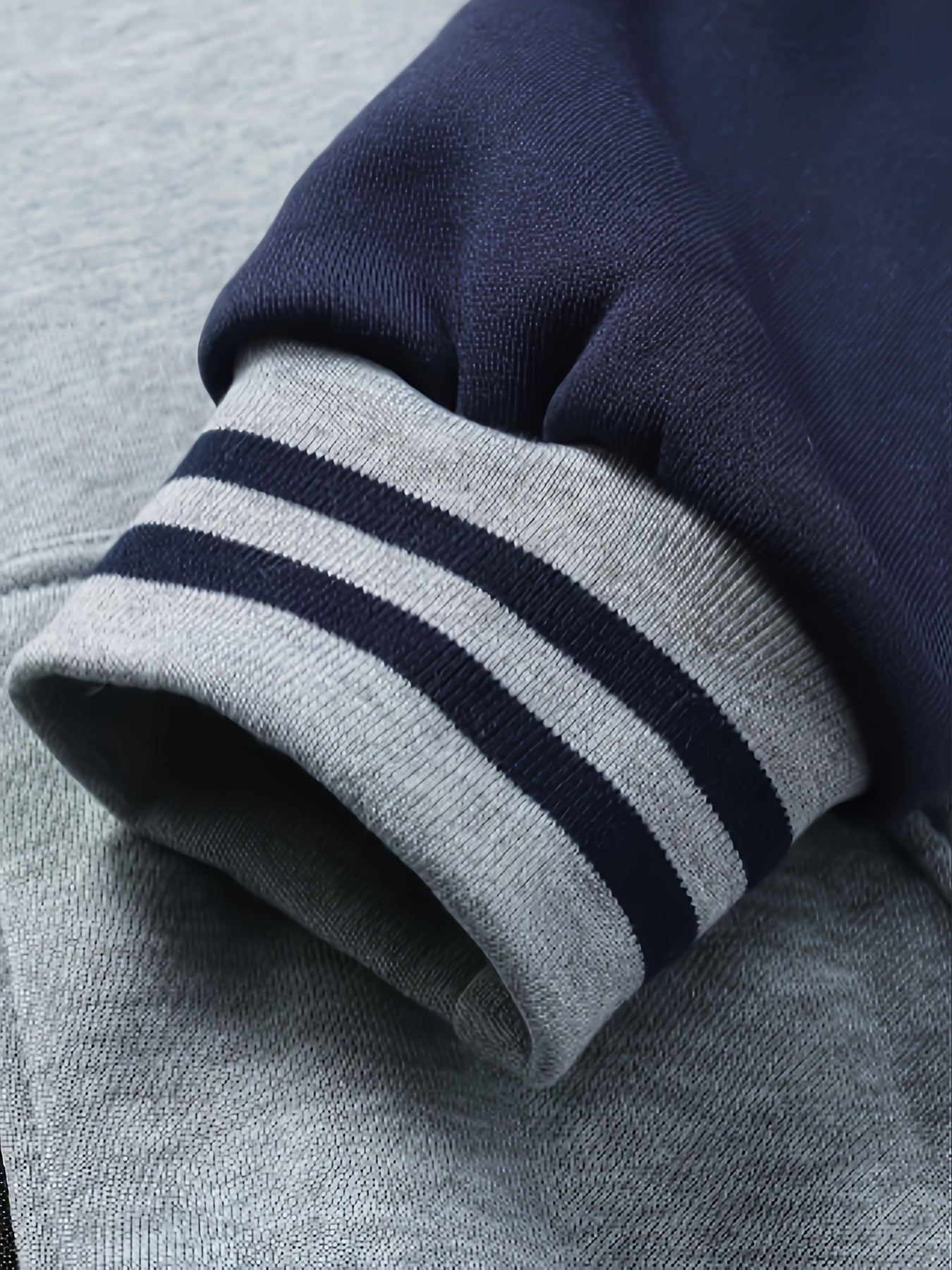 Men's 2025 Autumn East New Zipper Hoodie - Black & Grey Color-Block Contrast with White Piping, Full-Zip Closure, Chest Pocket & Adjustable Hood, Casual Streetwear for Teen Boys & Young Men, Durable Everyday Outerwear