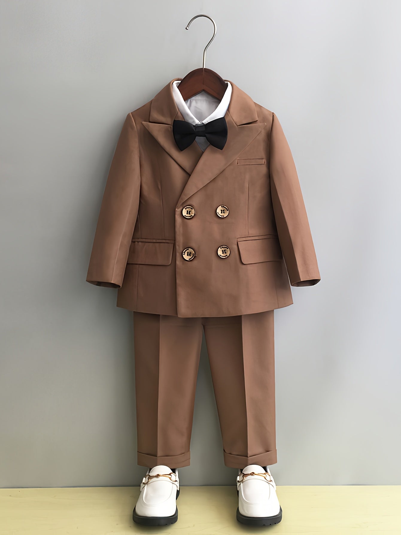 Boys' Solid Color Three-Piece Suit Set with Bow Tie