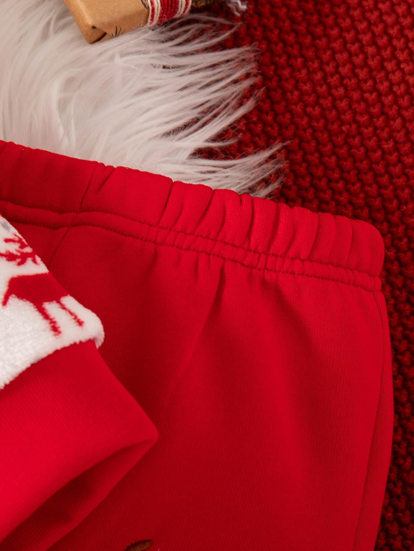 Boys' Casual Christmas Pattern Embroidery Design Regular Fit Hooded Long Sleeve Sweatshirt and Pants Set Fleece Jacket Outfit for Autumn/Winter, Perfect for Outdoor