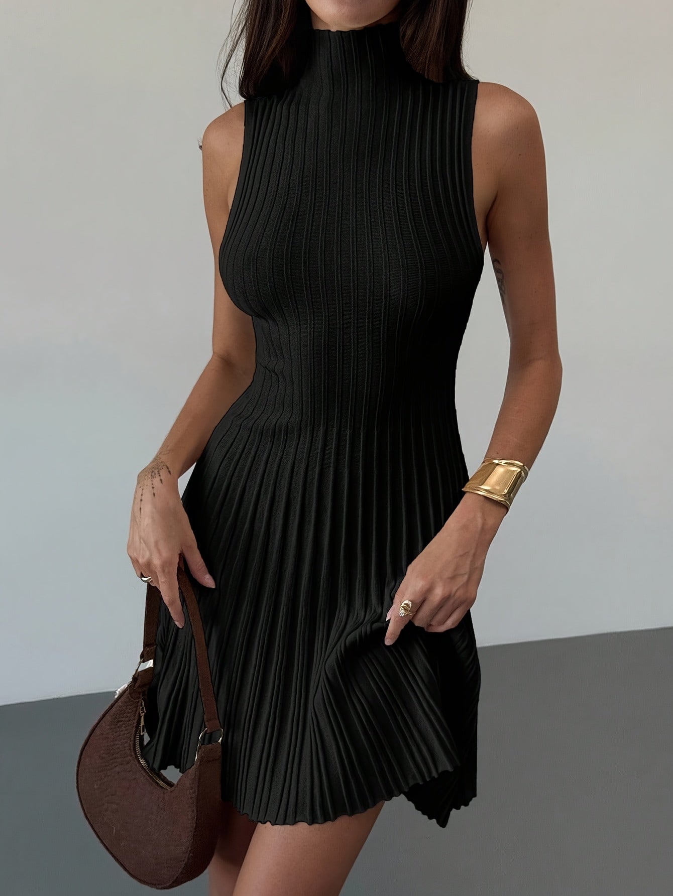 Women’s Minimalist Sleeveless Ribbed A-Line Knit Dress