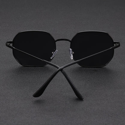 Men's Retro Polygon Fashion Glasses - Anti-Reflective, Fashionable Black Frame for Casual Attire