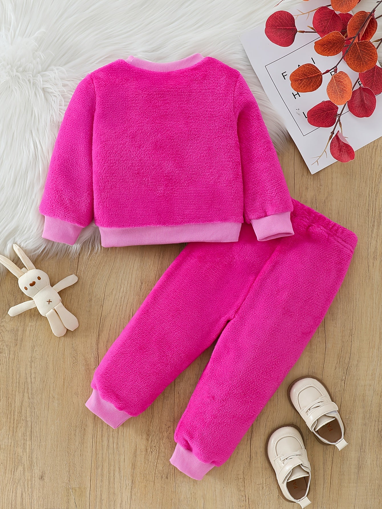 Adorable Cartoon Rabbit Embroidered Two-Piece Set for Youngsters - Soft Coral Fleece Outfit with Matching Pants, Perfect for Fall/Winter Casual Wear, Youngsters'S Playwear|Playful Design|Stretchy Fabric, Youngsters Girl Cloth