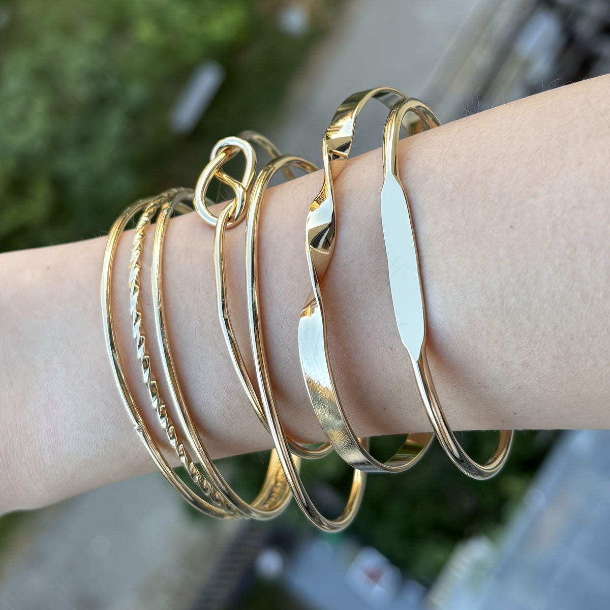 Adjustable Elegant Golden Ladies Bracelet Set of 5