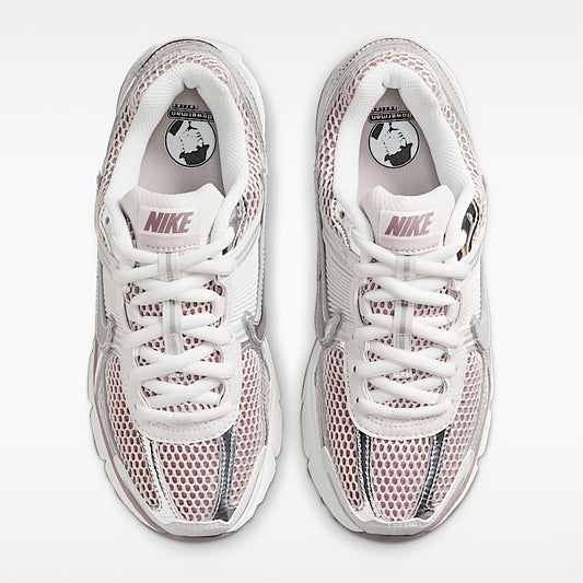 Nike Zoom Vomero 5 Women's Low Top Sneakers in Gray Purple