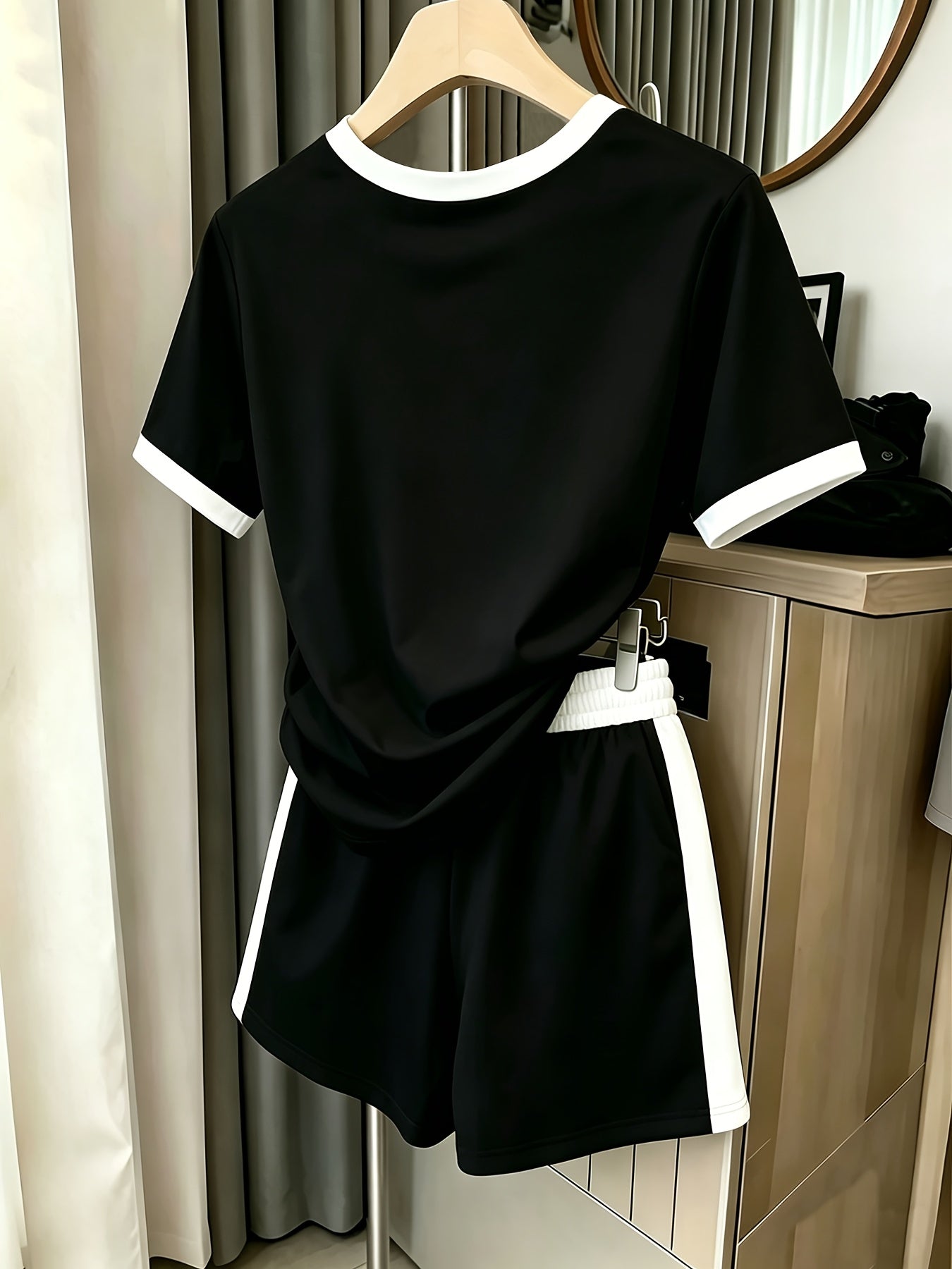 Women’s Summer Casual 2-Piece Set with Geometric Print