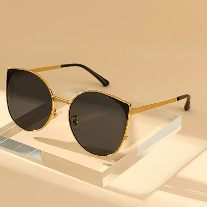 Unisex Geometric UV400 Sunglasses with Iron Frame for Casual Wear