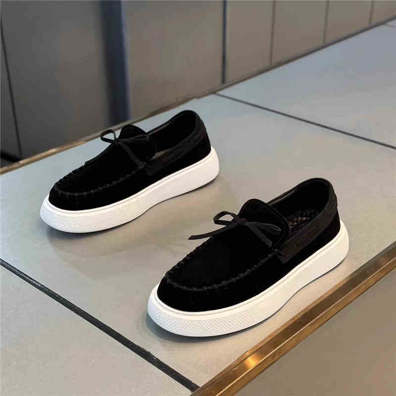 Lightweight Men's Casual Sneakers Breathable All-Season Shoes
