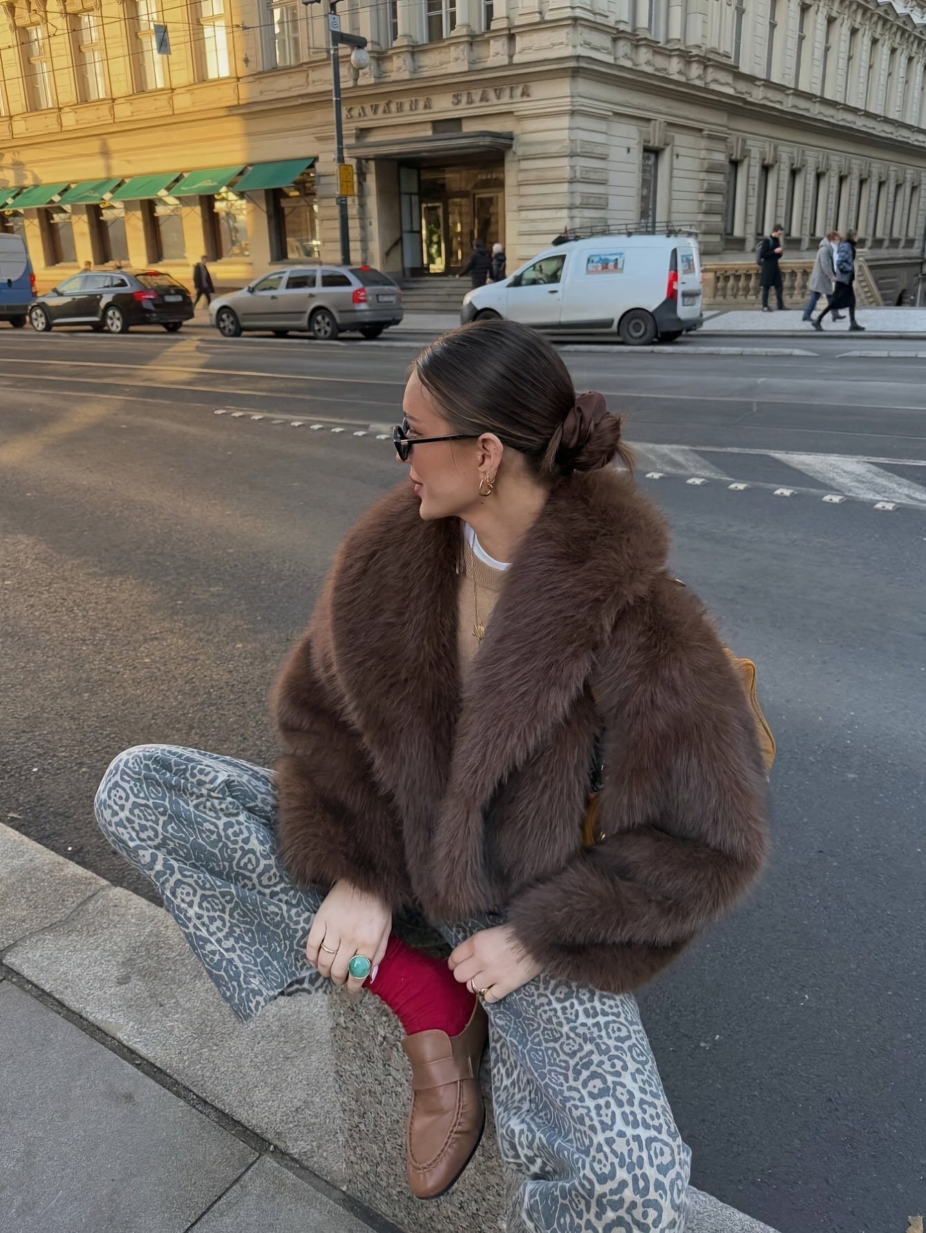 Women'S Thick Fox-like Fur Coat - Elegant Winter Jacket with Button Front Closure, Non-Stretchy Luxury Outerwear for Cold Weather, Chic Coat for Everyday & Formal Events (INDEFEIR), Winter Jacket, Formal Event Attire, Plush T