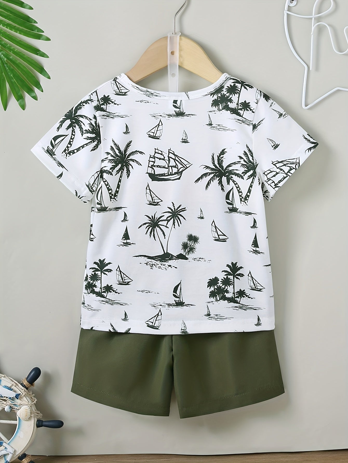Boys' Casual Summer Set with Printed T-Shirt & Solid Shorts