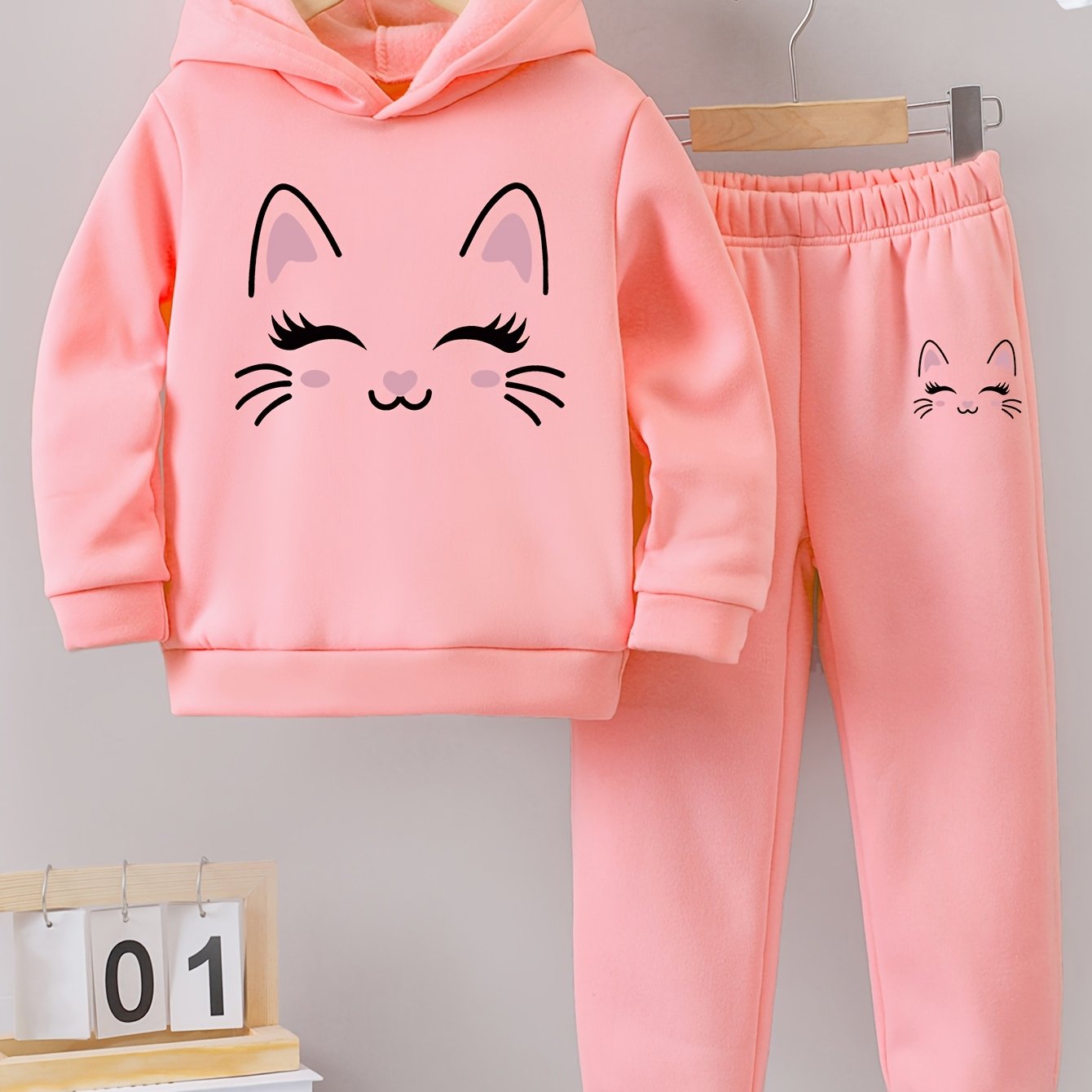 Autumn/Winter Smile Face Kitten Graphic Print Warm Fleece Hooded Sweatshirt And Sports Trousers for Girls, for Outdoor