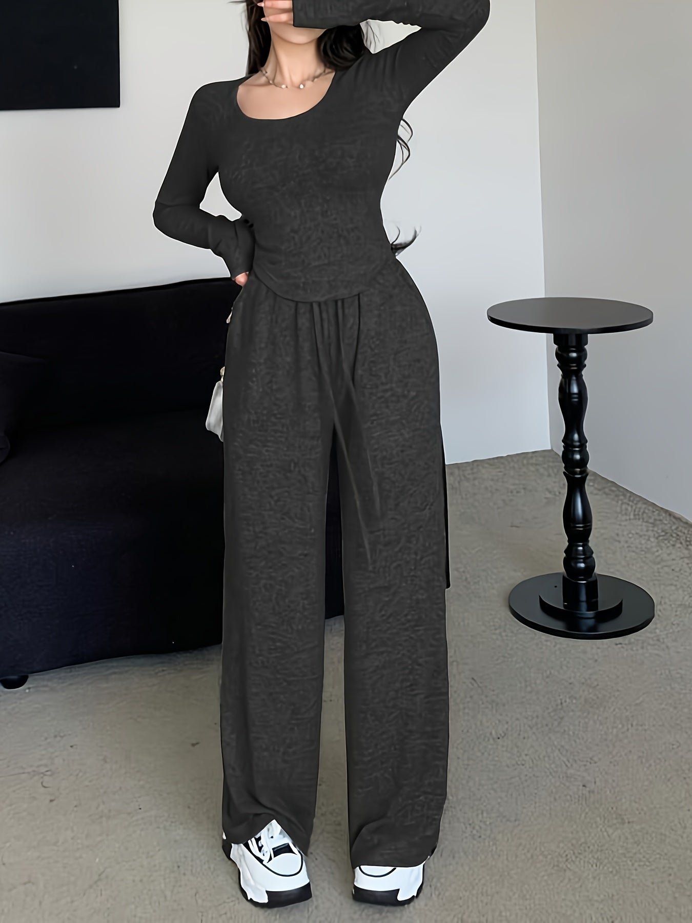 A Stylish Gray Long-Sleeve Top Paired with Loose Drawstring Wide-Leg Pants, a Two-Piece Set