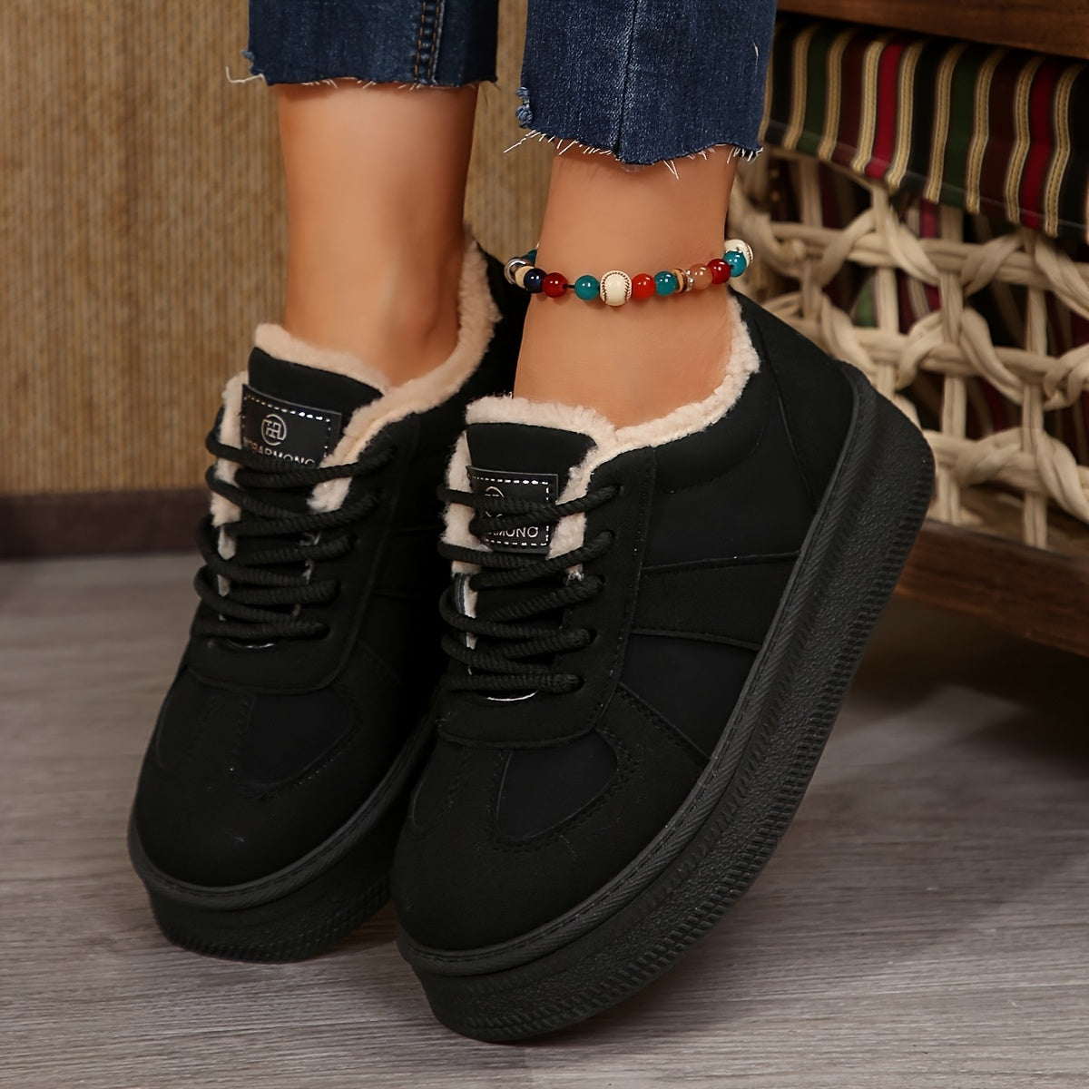 1 Pair Women's Winter Snow Boots with Plush Faux Fur, Thick Rubber Sole & Lace-Up Closure - Round Toe Warm Ankle Boots, Black & White Casual for Ice, Snow  Casual Attire (Hand Washable) - Cozy Cold-Weather Footwear, Boots For