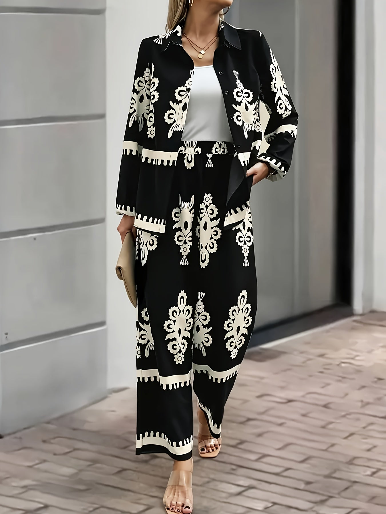 Women'S Stylish Black and White Paisley Print Two-Piece Set - Square Neck, Button-Up Blazer with Matching Pants, Perfect for Spring/Summer, Casual Attire|Paisley Print|Square Neckline, Pants Piece
