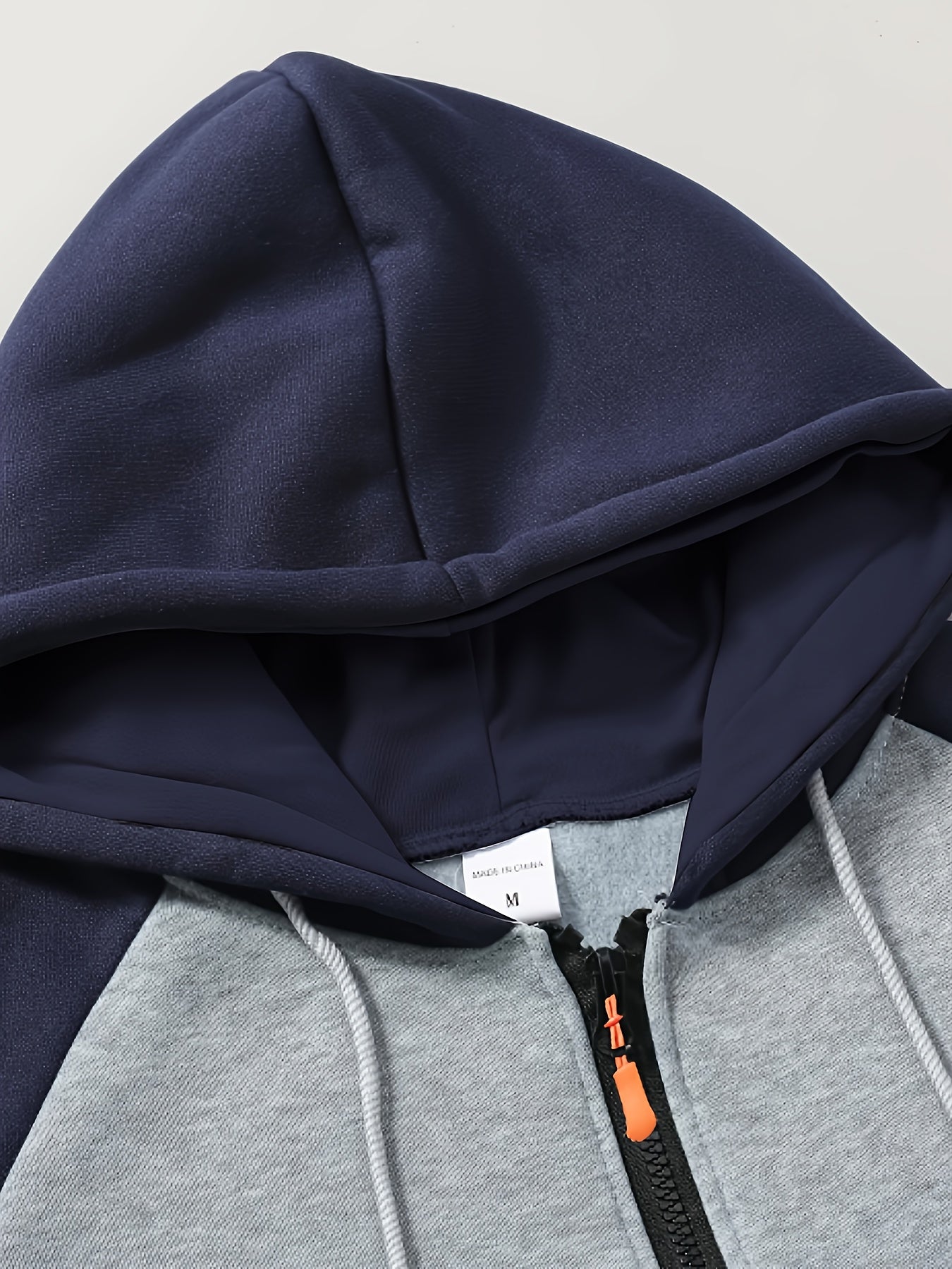 Men's 2025 Autumn East New Zipper Hoodie - Black & Grey Color-Block Contrast with White Piping, Full-Zip Closure, Chest Pocket & Adjustable Hood, Casual Streetwear for Teen Boys & Young Men, Durable Everyday Outerwear