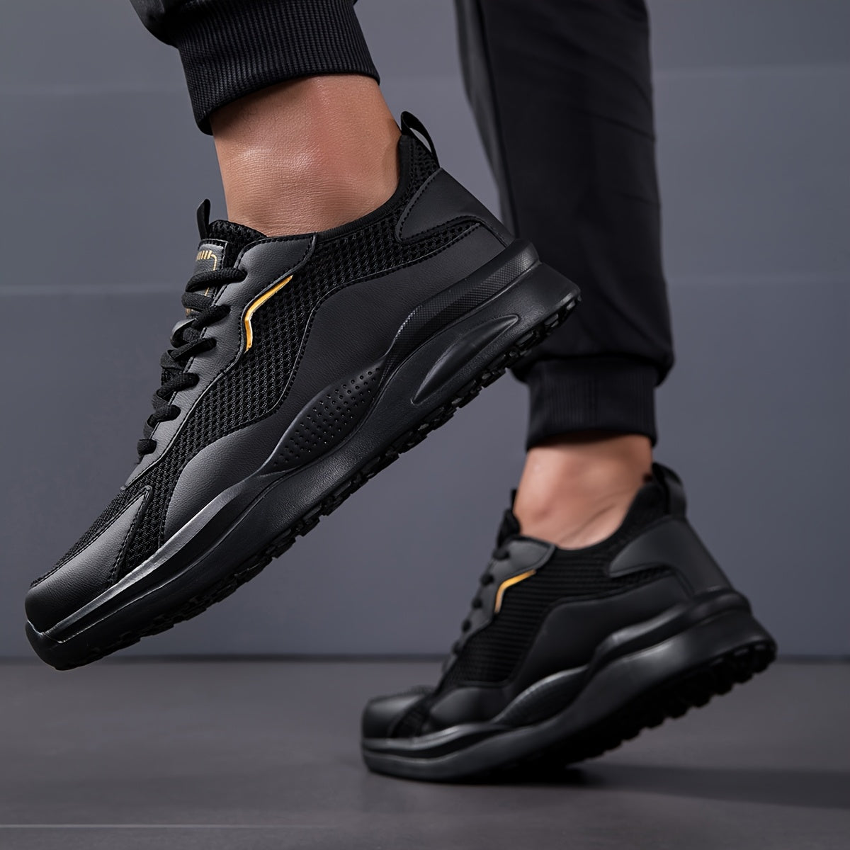 Men's 2025 New Summer Breathable Running Shoes - Lightweight Cushioned Sneakers with Golden Accents, Low-Top Black Casual Shoes for Gym, Walking  Daily Wear, All-Season Comfort, Sleek Sporty Design, Durable Traction Footwear