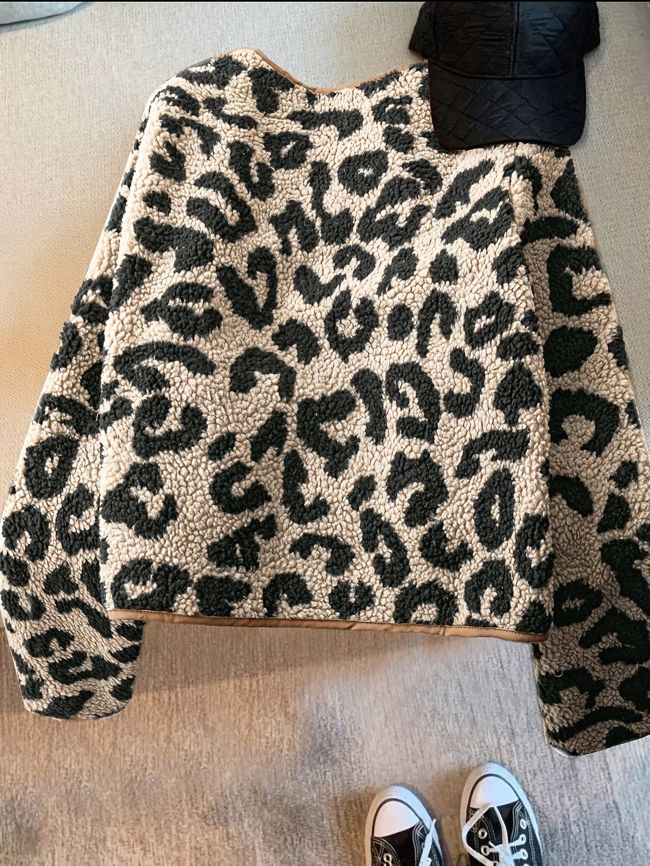 Women'S Elegant Leopard Print Long Sleeve Jacket - Cozy Winter Warmth, Non-Stretch Fabric, Regular Fit with Button Closure, Perfect for Fall & Winter Travel
