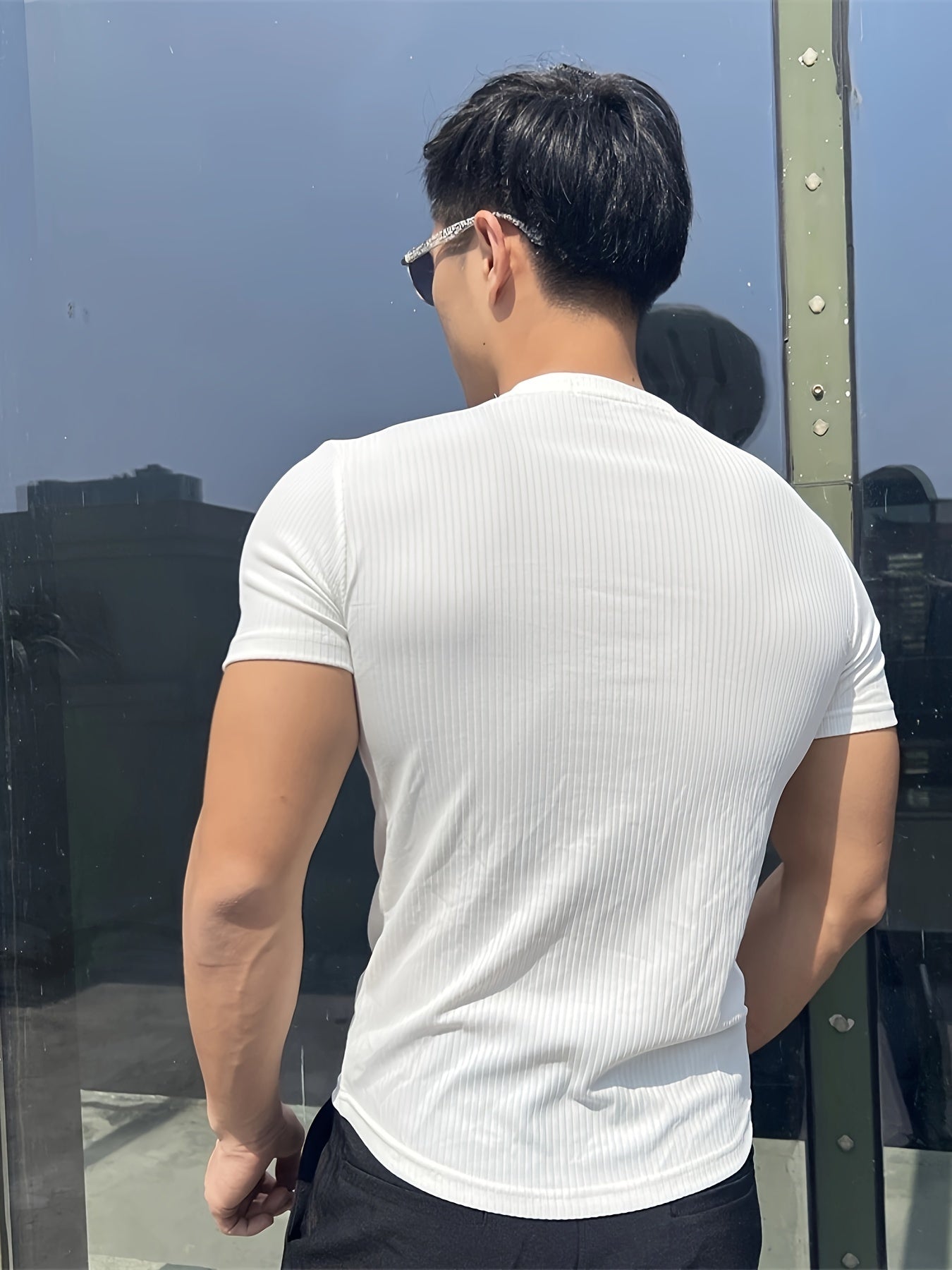 Men's Athletic Striped Solid Color Fitness Short Sleeve T-Shirt, Quick-Dry Stretchy Polyester Sports Tee for Training, Running, Summer, Slim Fit, Round Neck, Knitted Fabric