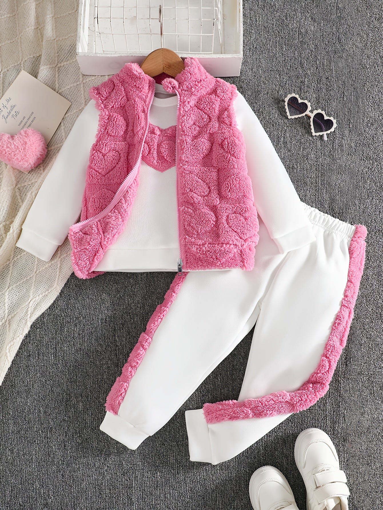 Girls 3-Piece Heart Pattern Fall/Winter Casual Set