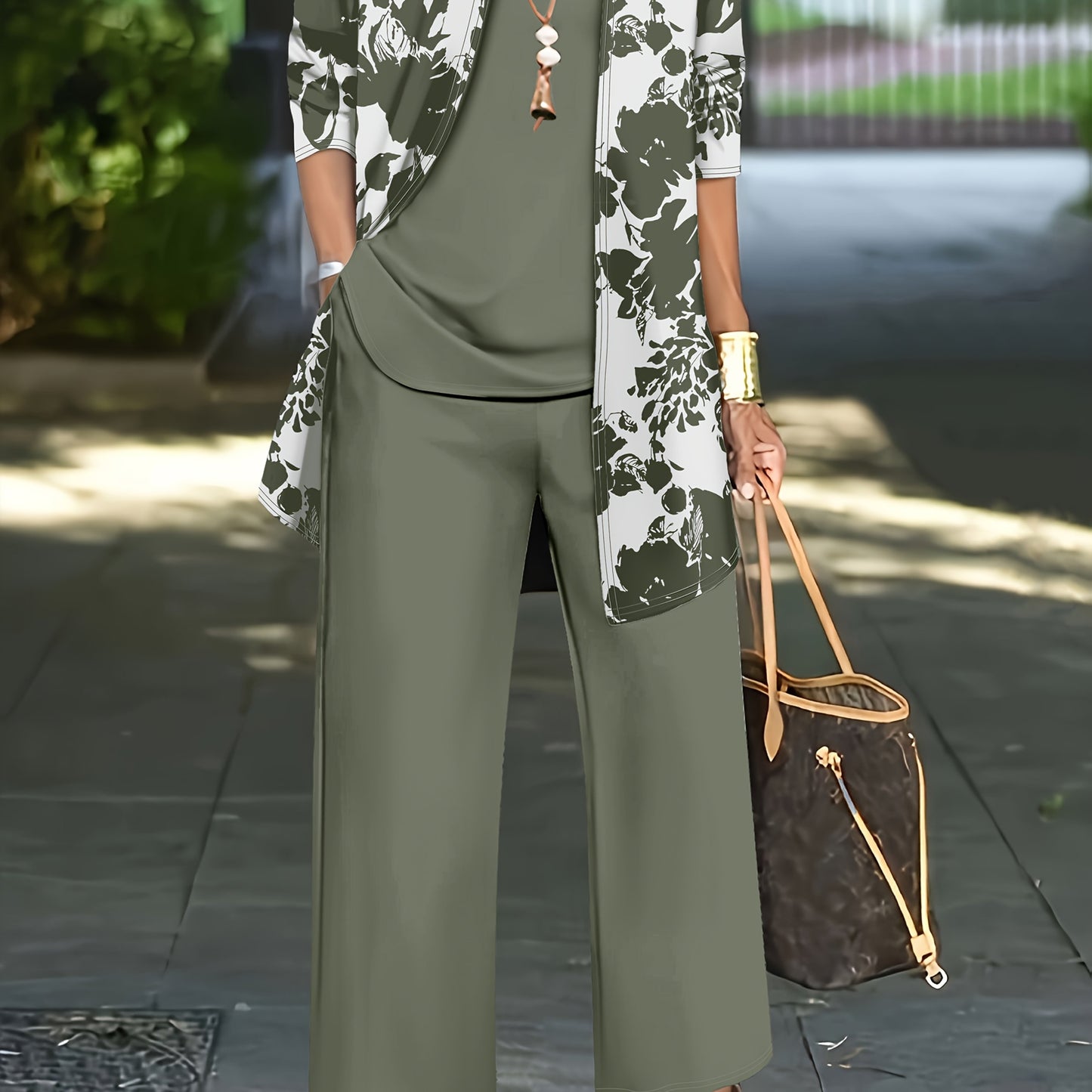 Plus Size, A three-piece set of elegant and unique female plus-size floral printed top and solid-colored vest and trousers