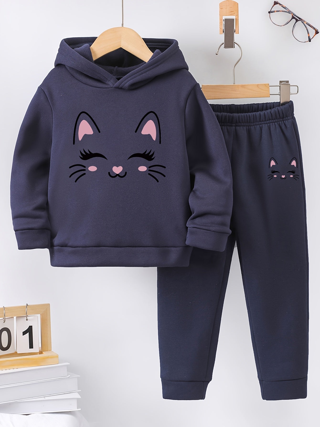 Autumn/Winter Smile Face Kitten Graphic Print Warm Fleece Hooded Sweatshirt And Sports Trousers for Girls, for Outdoor