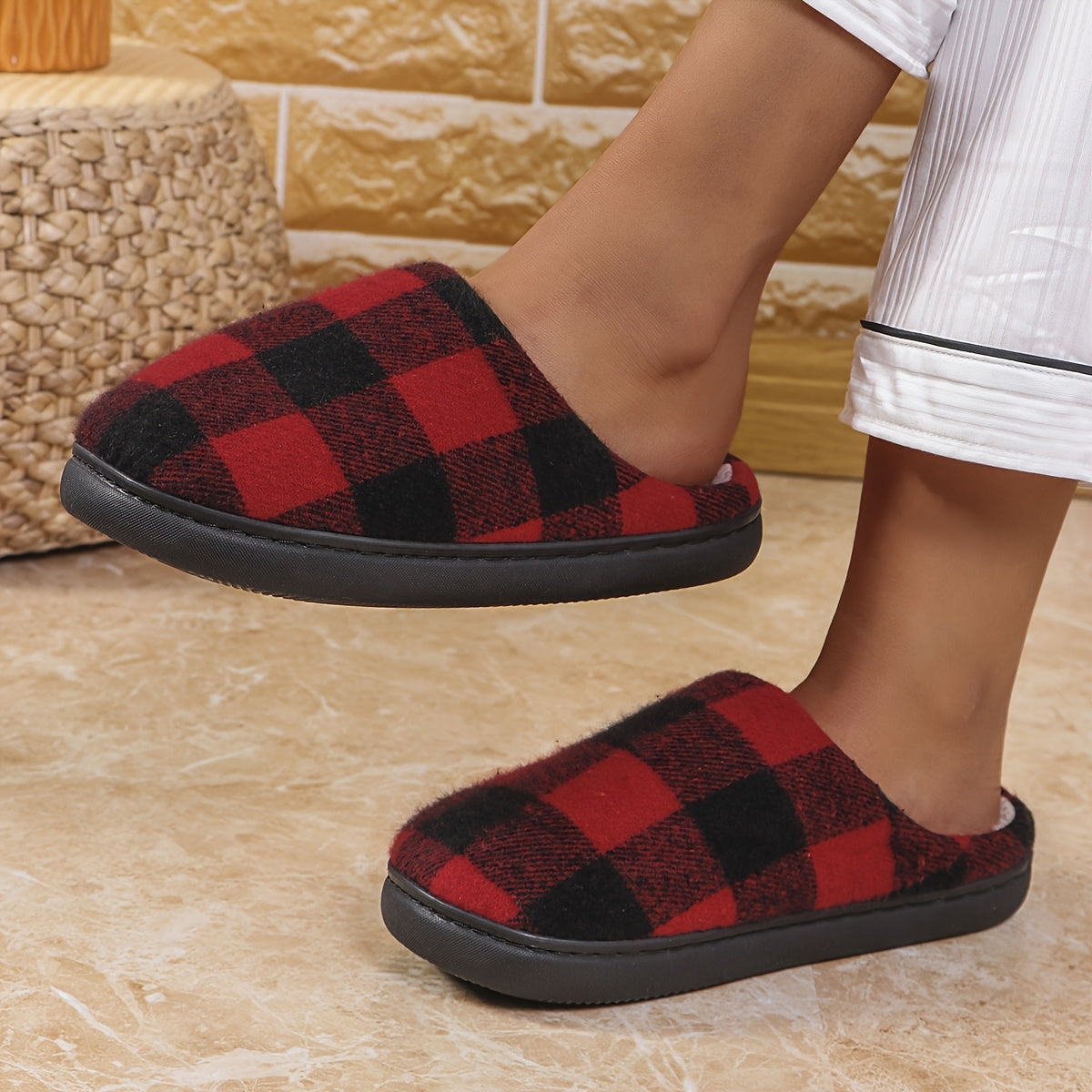 Classic Christmas Themed -Lined Slippers - Lightweight Indoor/Outdoor House Shoes, Christmas/Reindeer Antlers, Suitable for Bedroom, Living Room, or Vacation Wear, Men's Slippers, Women's Slippers, Couple Slippers, Comfortabl