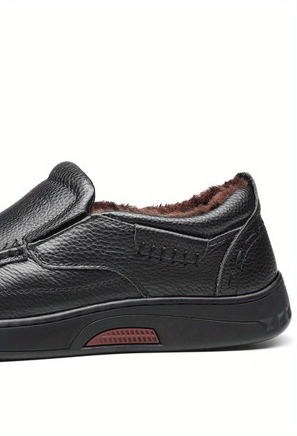 A Pair of Genuine Leather Men'S Shoes, Featuring Warm And Cozy Casual Leather Shoes with Plush Lining for Autumn And Winter. Made from High-Quality First-Layer Cowhide, The Shoe'S Surface Showcases a Delicate Texture That Hig