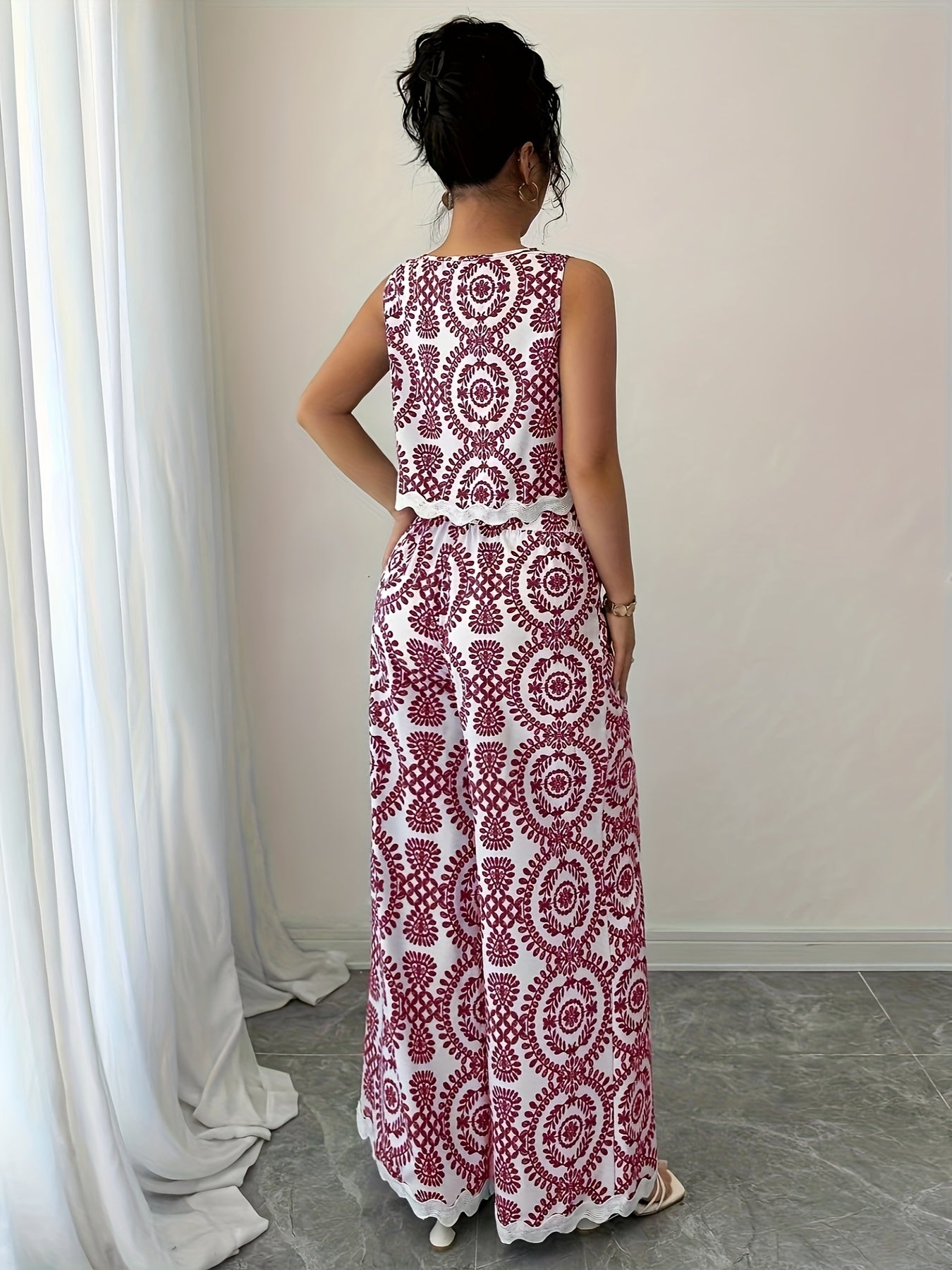 2pcs Women's Plant Pattern Round Neck Sleeveless Top and Pants Set