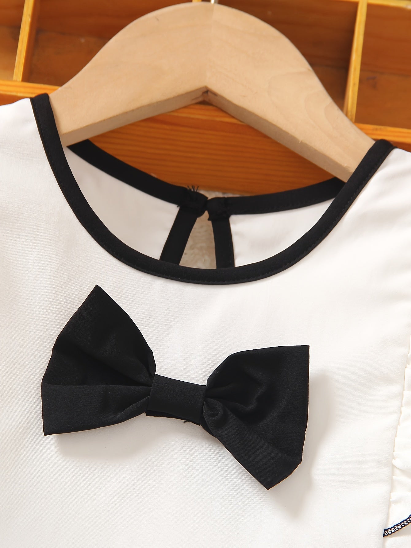 Girls' Elegant Two-Piece Summer Set with Ruffle Bow Top & Flared Pants