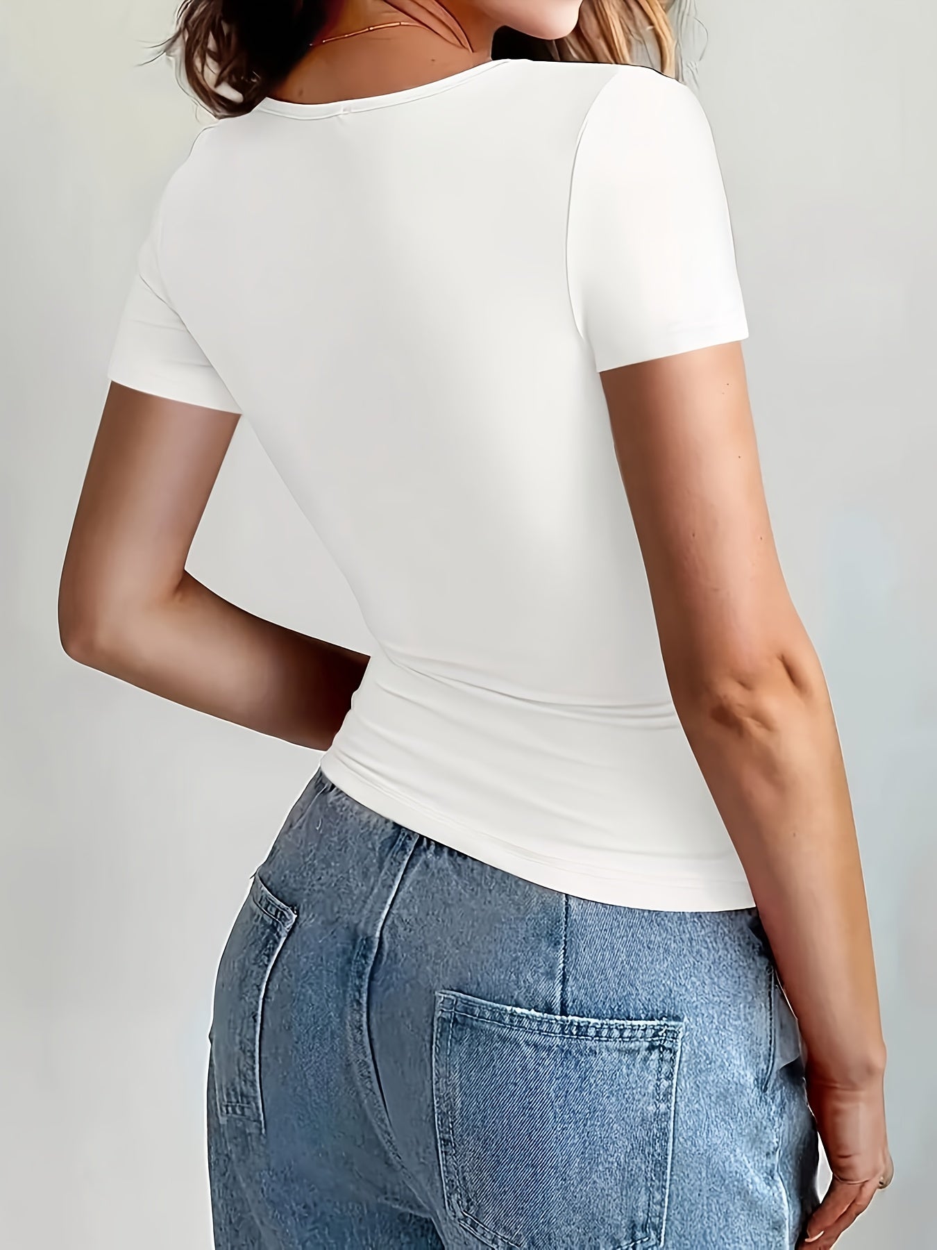 Women’s Solid Color Fitted Short-Sleeve T-Shirt for Summer