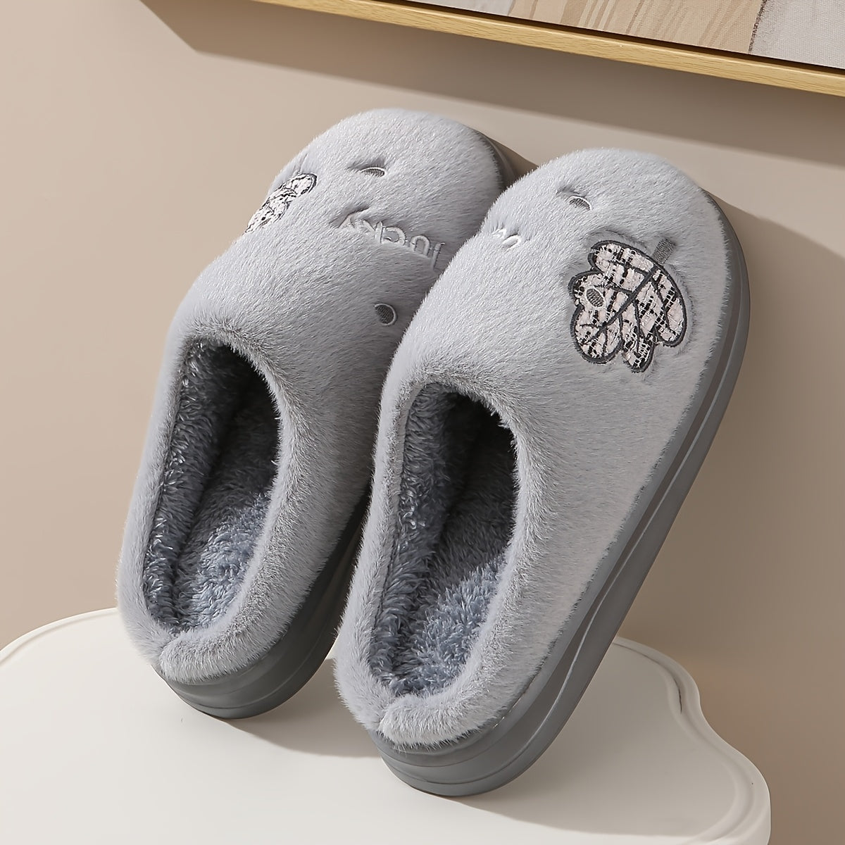 Men's Casual Cartoon Leaf Slip-On Slippers for Fall Winter