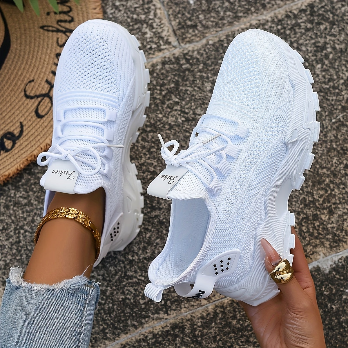 Lightweight Breathable Knitted Slip-On Sneakers for All Seasons