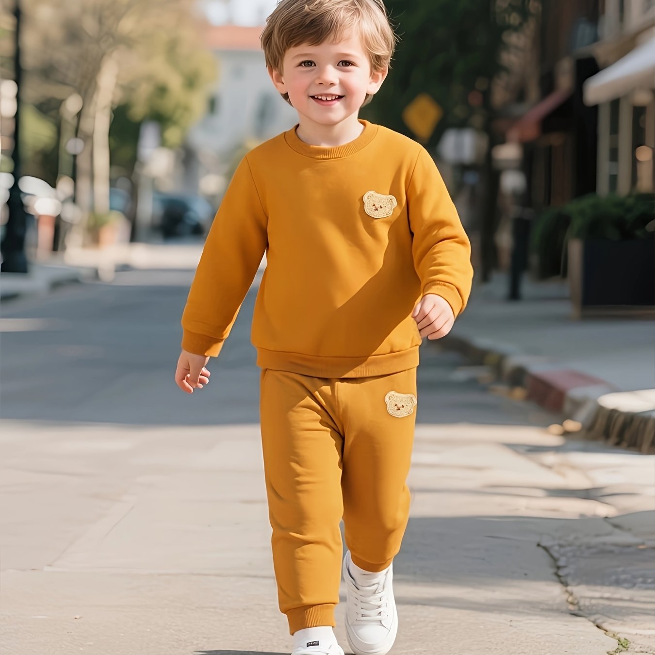 2pcs, Boys' Round Neck Sweatshirt Set, Suitable for Boys Aged 1-8, Fashionable Cartoon Bear Patch, Slightly Stretchy Fabric, Warm Fleece-Lined for Autumn and Winter, Ideal for Casual Sports Wear, Minimalist Style Perfect as a