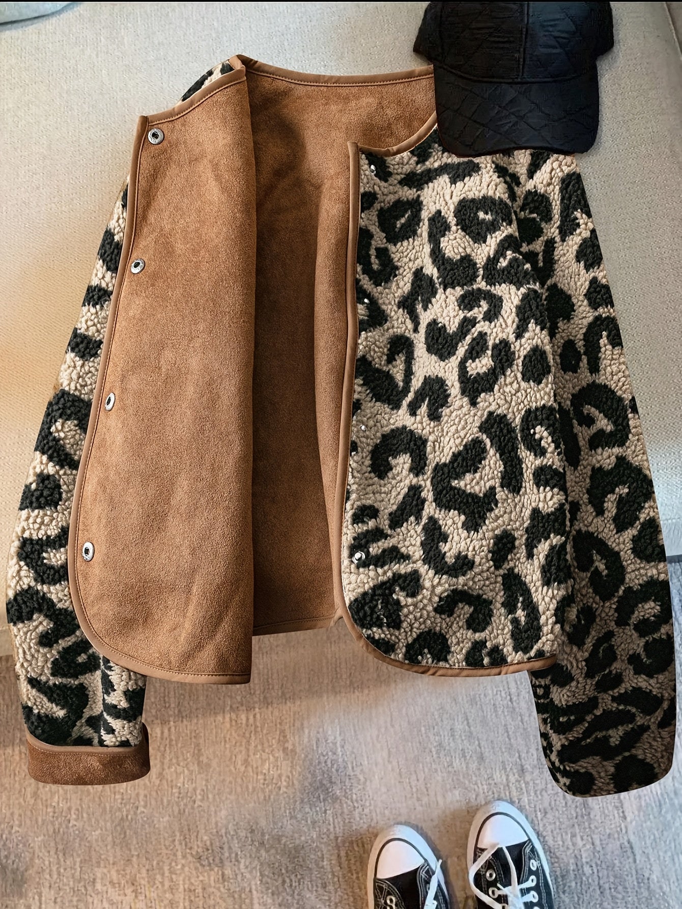 Women'S Elegant Leopard Print Long Sleeve Jacket - Cozy Winter Warmth, Non-Stretch Fabric, Regular Fit with Button Closure, Perfect for Fall & Winter Travel