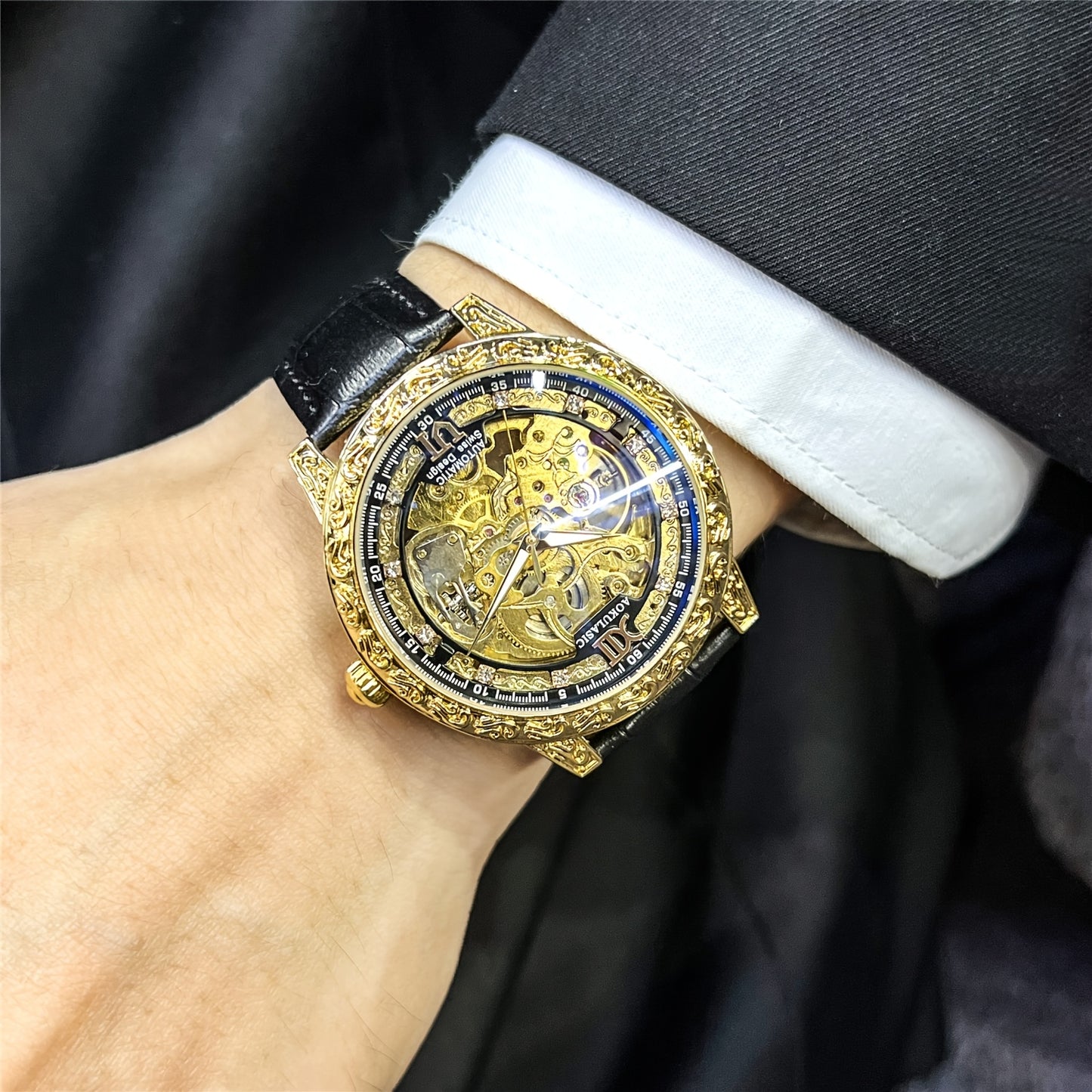 Vintage Hollow Carved Automatic Mechanical Men'S Watch, Fashionable Luxury Men'S Watch, High-end Thickened Mechanical Style Hip-Hop Party Wristwatch, Without Battery