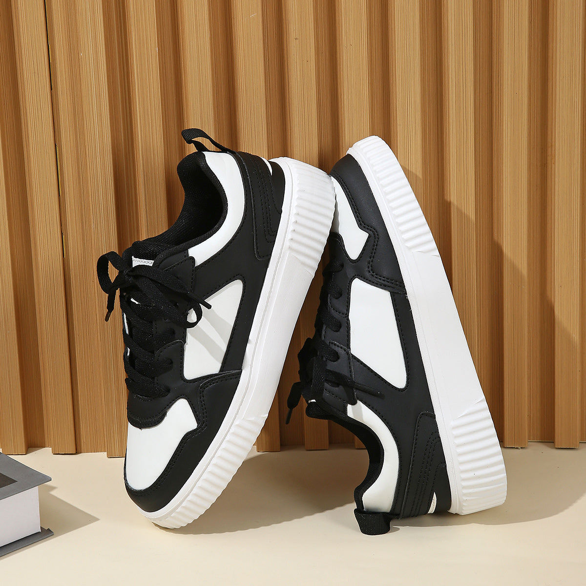 Men's Black & White Breathable Casual Athletic Sneakers