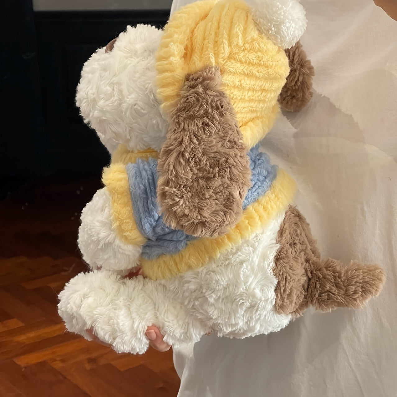 Adorable Plush Toy in The Shape of a Dog, Perfect for Cuddling. This Soft Stuffed Animal Serves As a Decorative Pillow And Makes a Great Companion. Ideal As a Gift for Birthdays And Holidays for Loved Ones