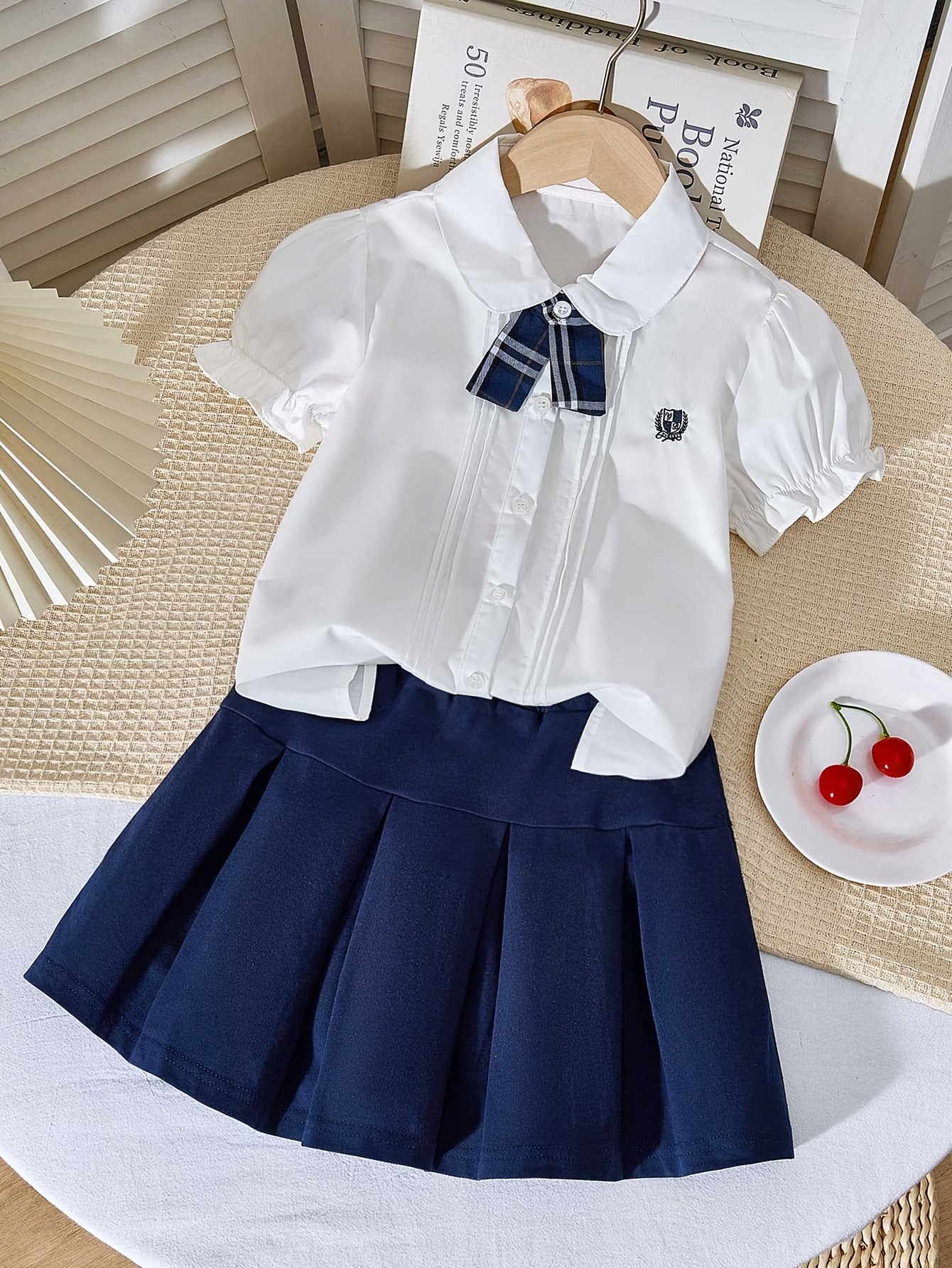 Girls' Preppy 2-Piece Skirt Set with Lapel Shirt and Pleated Skirt